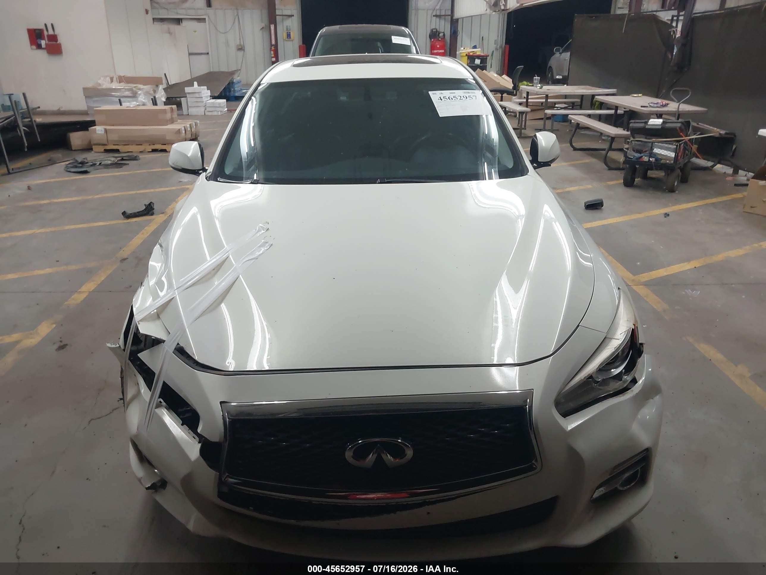 2015 Infiniti Q50 Premium White vin: JN1BV7AP7FM336697