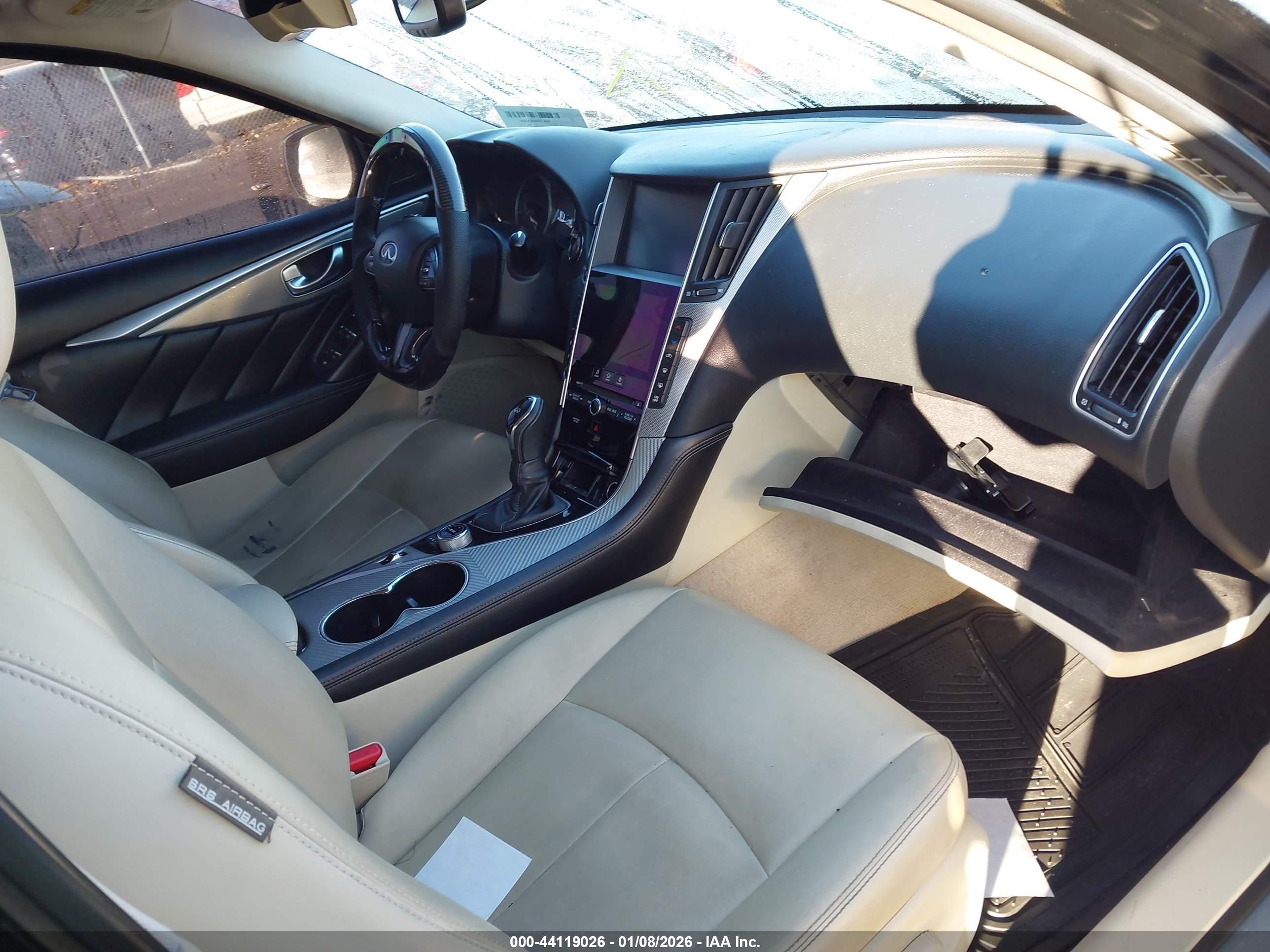 2015 Infiniti Q50 Premium Black vin: JN1BV7AP7FM345237