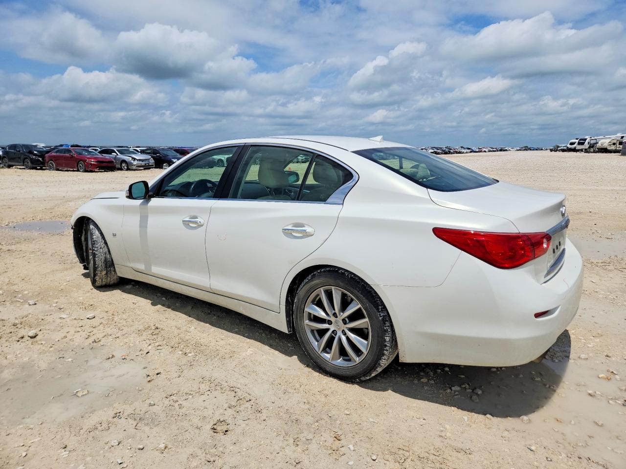 2015 Infiniti Q50 Premium White vin: JN1BV7AP7FM345576