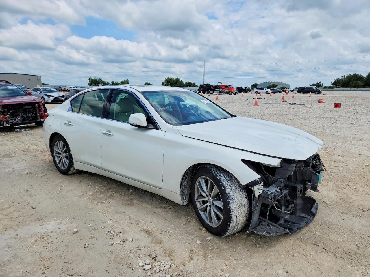 2015 Infiniti Q50 Premium White vin: JN1BV7AP7FM345576