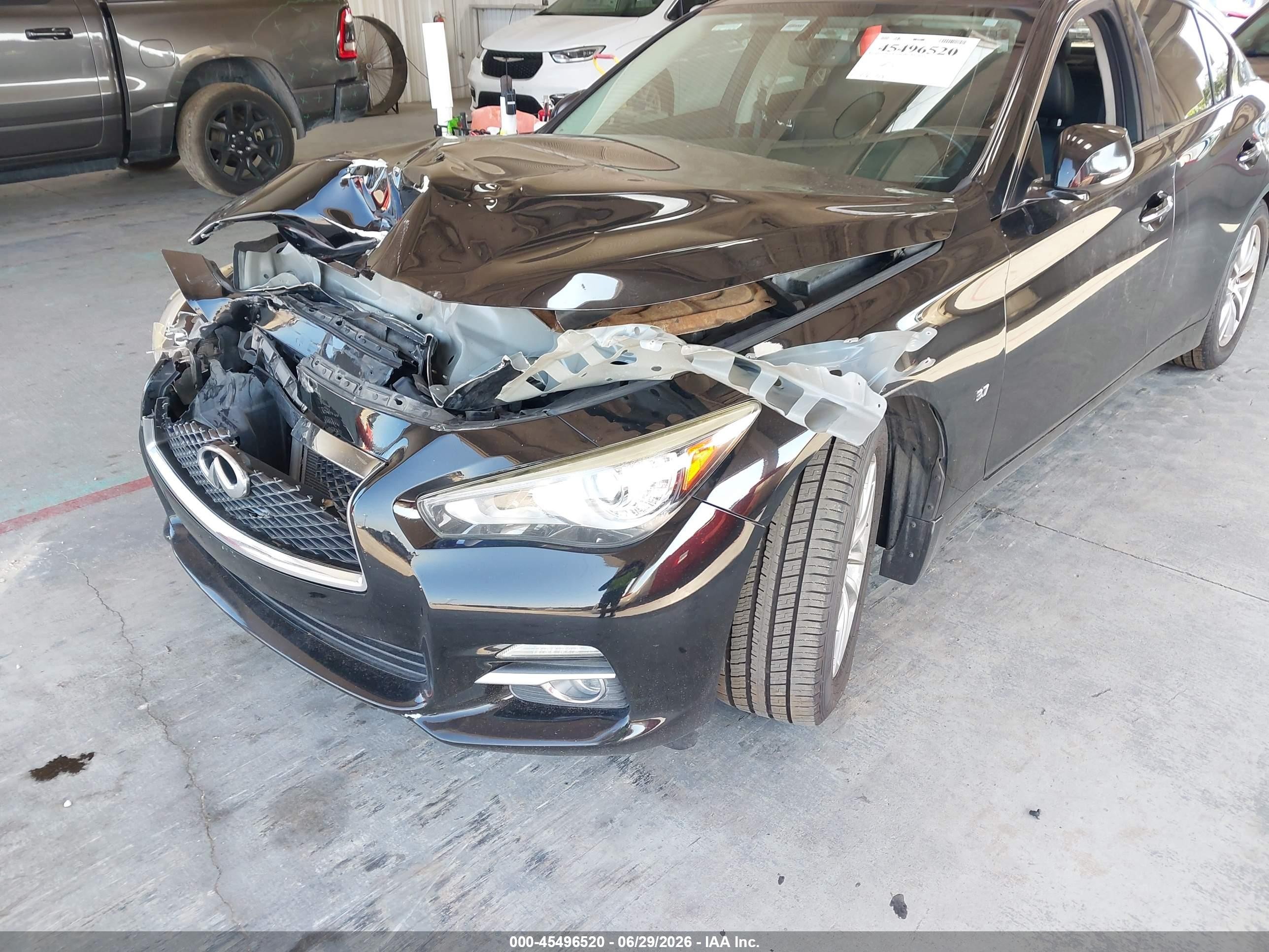 2015 Infiniti Q50 Premium Black vin: JN1BV7AP7FM347196