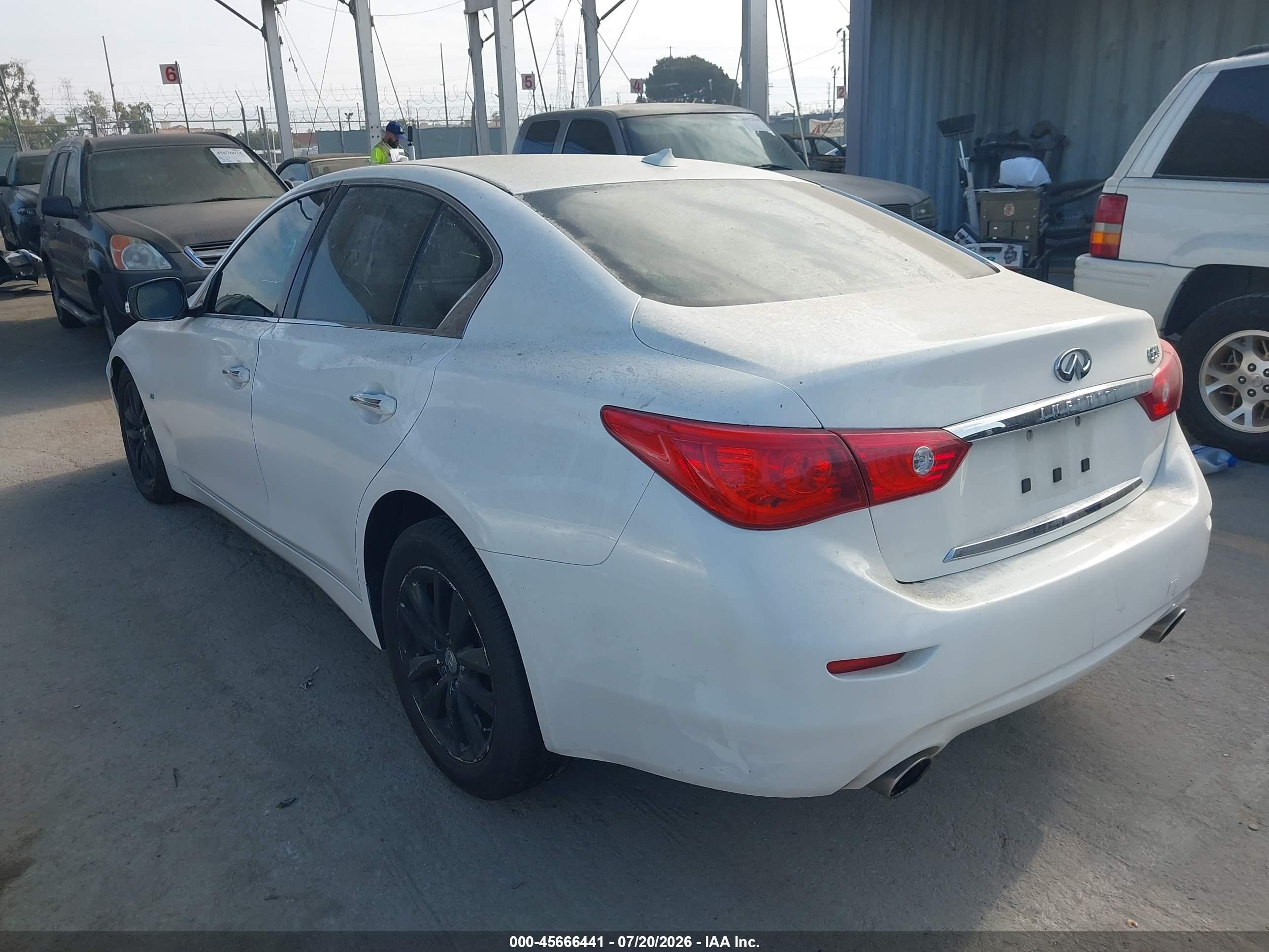 2015 Infiniti Q50 Premium White vin: JN1BV7AP7FM348932
