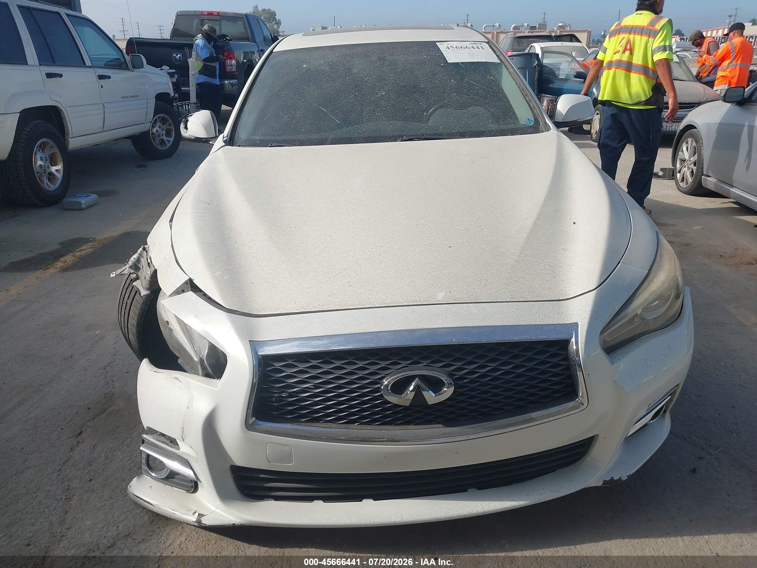 2015 Infiniti Q50 Premium White vin: JN1BV7AP7FM348932