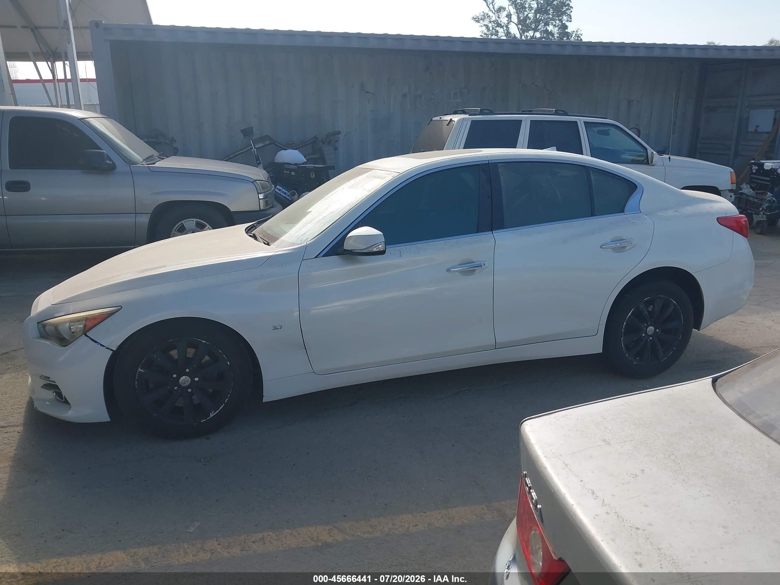 2015 Infiniti Q50 Premium White vin: JN1BV7AP7FM348932