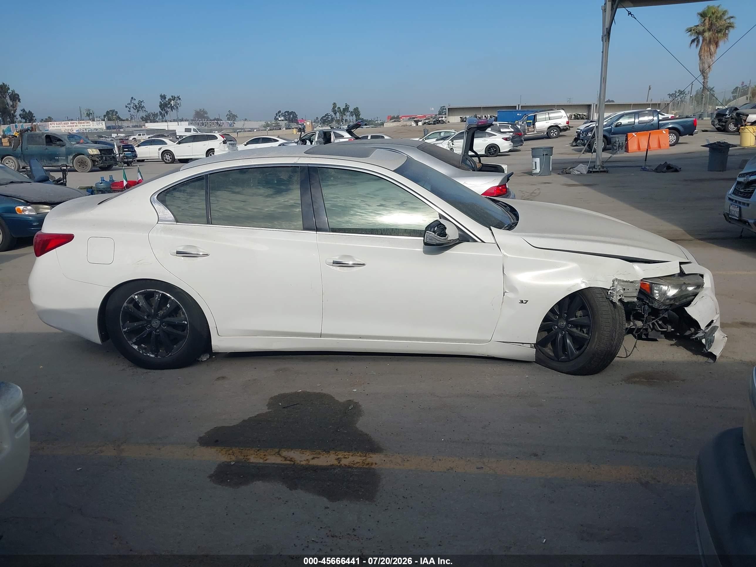 2015 Infiniti Q50 Premium White vin: JN1BV7AP7FM348932