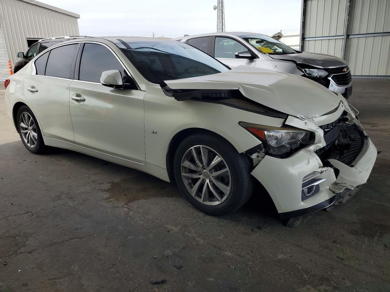 2015 Infiniti Q50 Base White vin: JN1BV7AP7FM352205