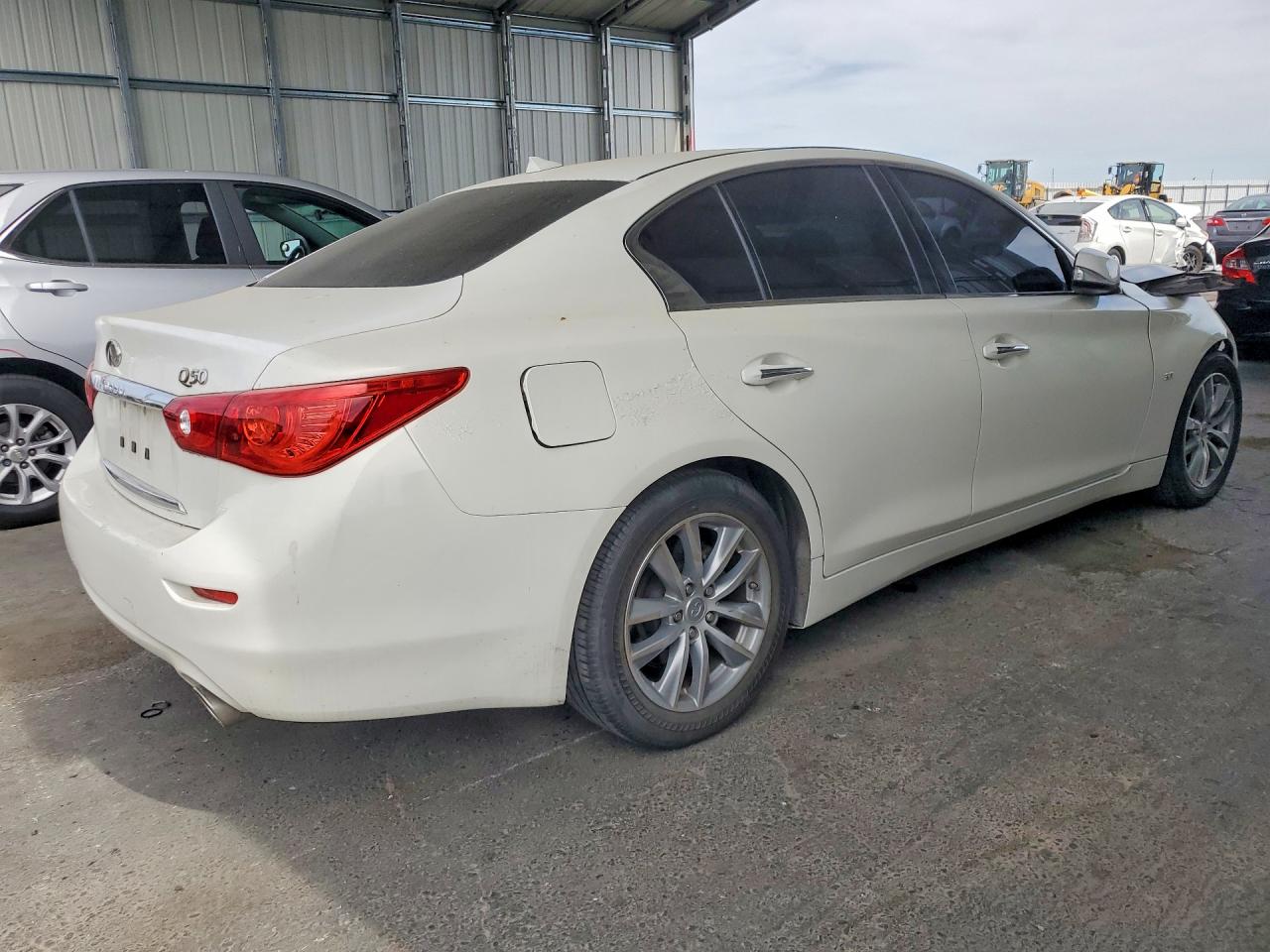 2015 Infiniti Q50 Base White vin: JN1BV7AP7FM352205