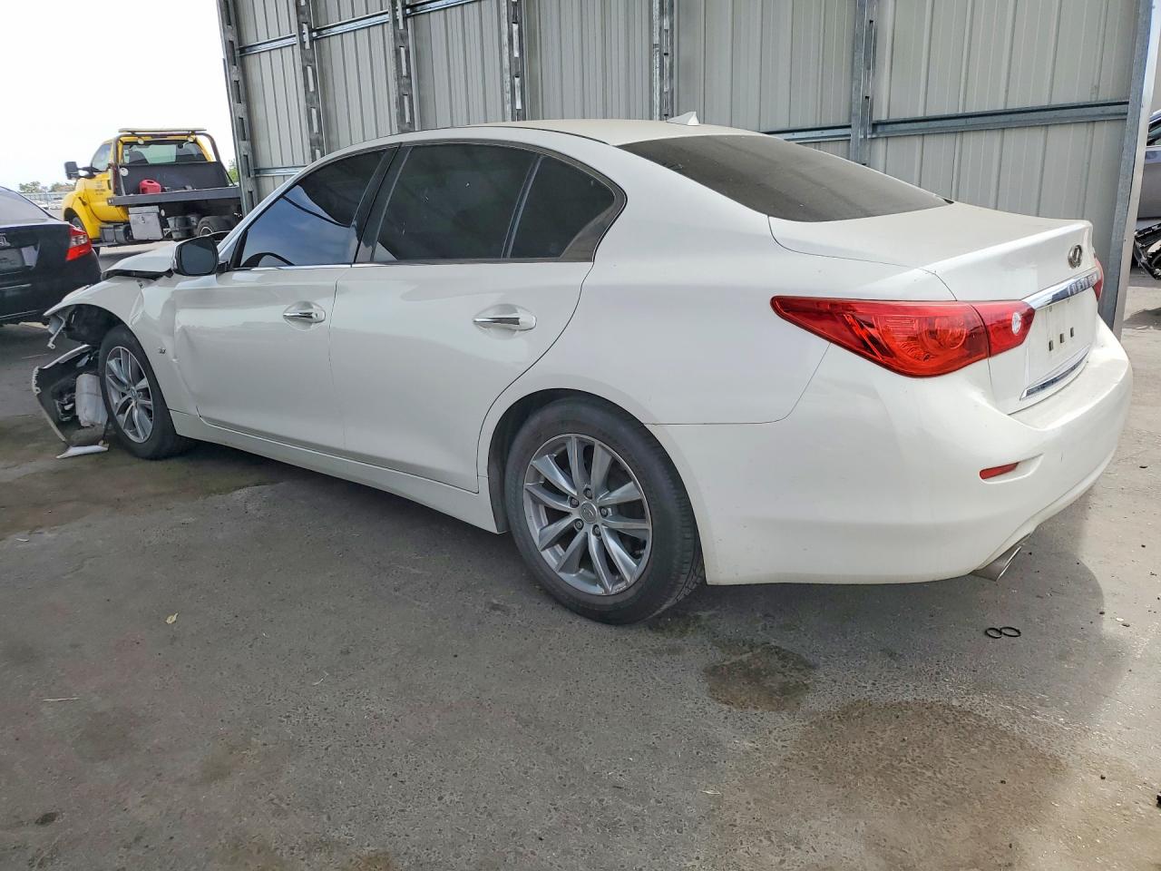2015 Infiniti Q50 Base White vin: JN1BV7AP7FM352205