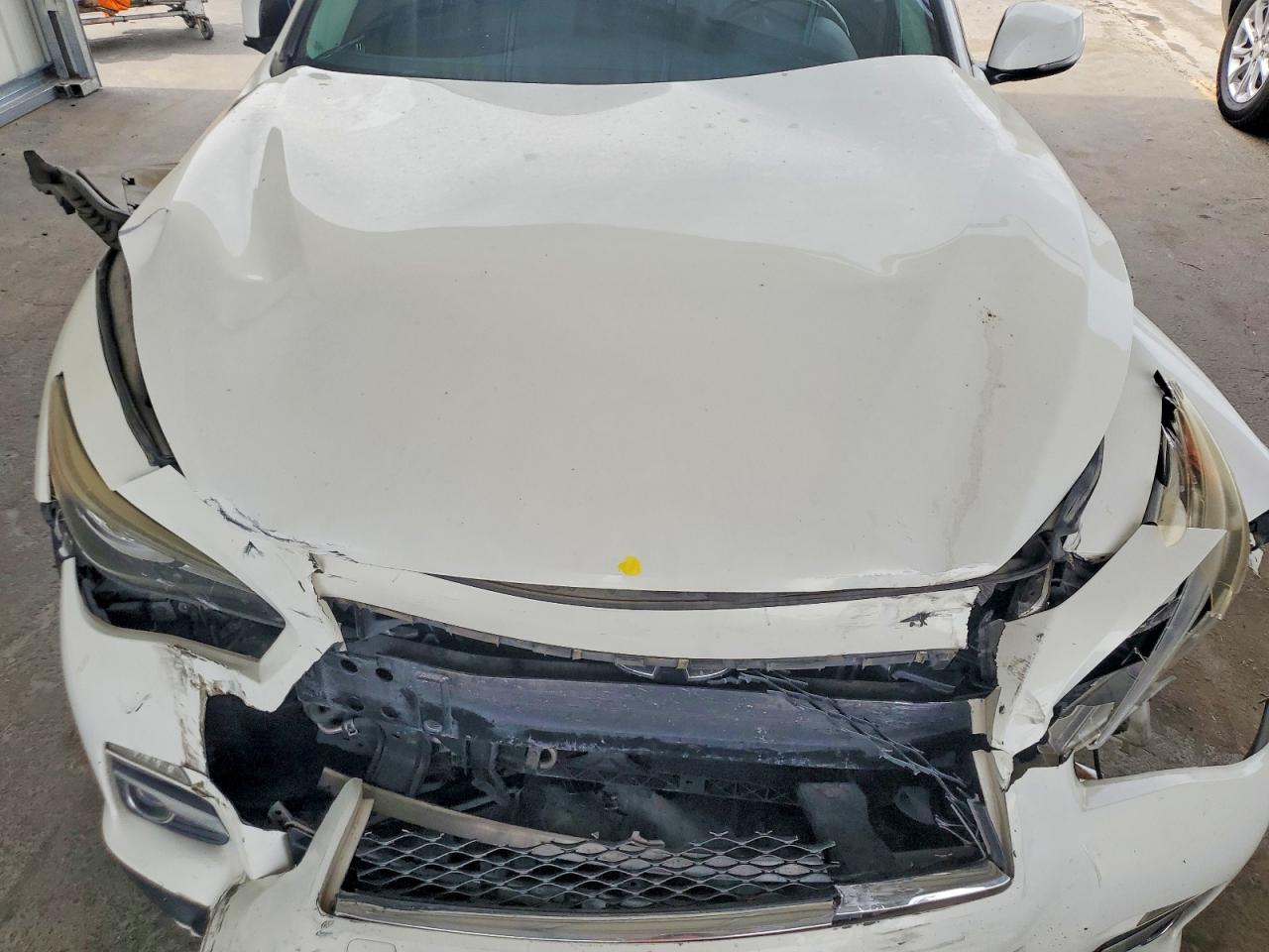 2015 Infiniti Q50 Base White vin: JN1BV7AP7FM352205