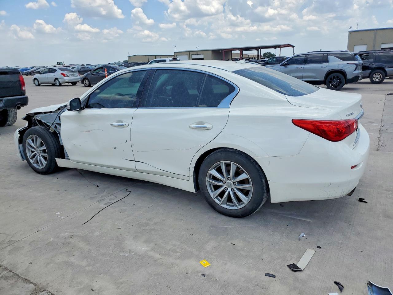 2015 Infiniti Q50 Premium White vin: JN1BV7AP7FM358098