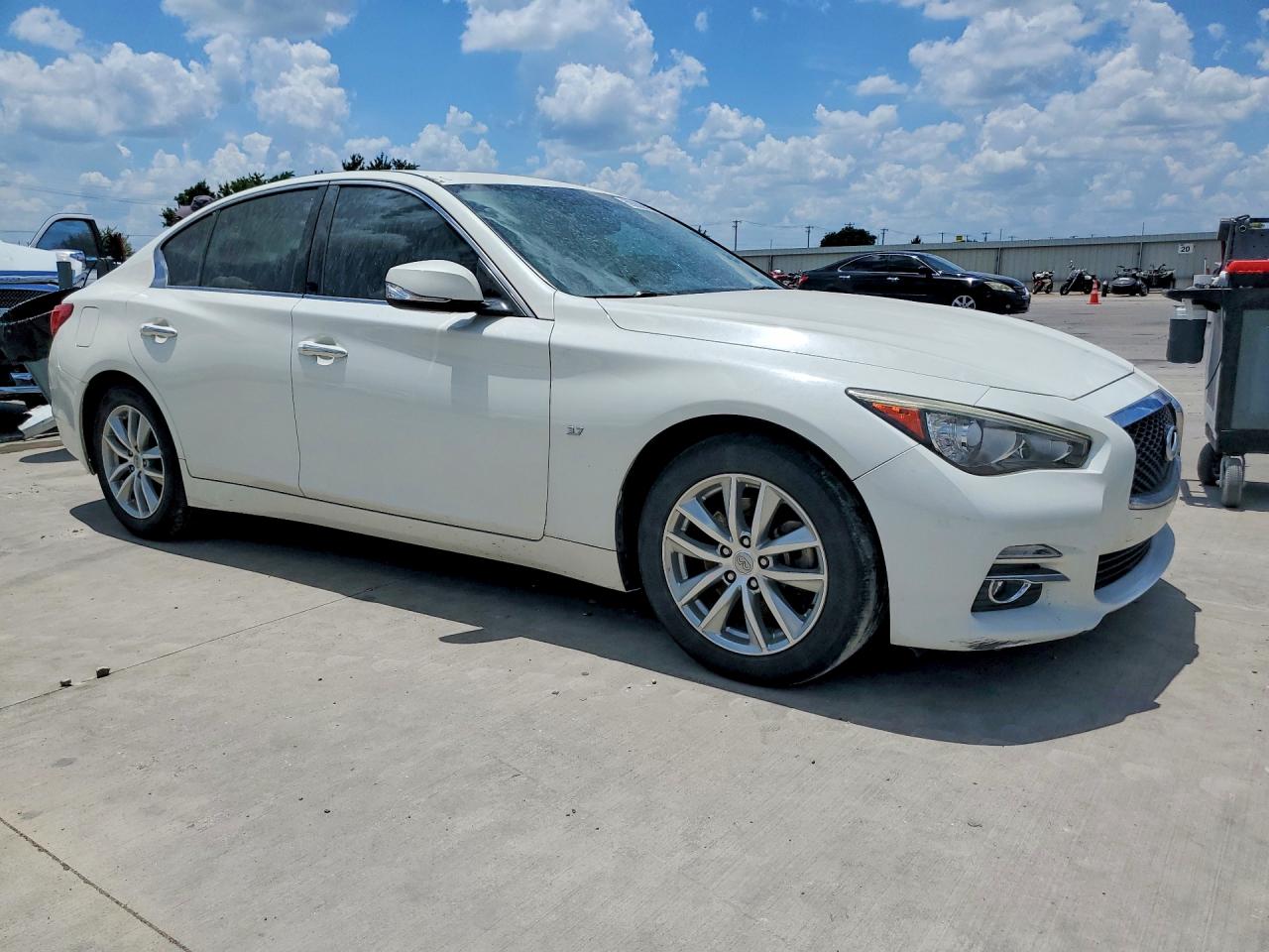2015 Infiniti Q50 Premium White vin: JN1BV7AP7FM358098