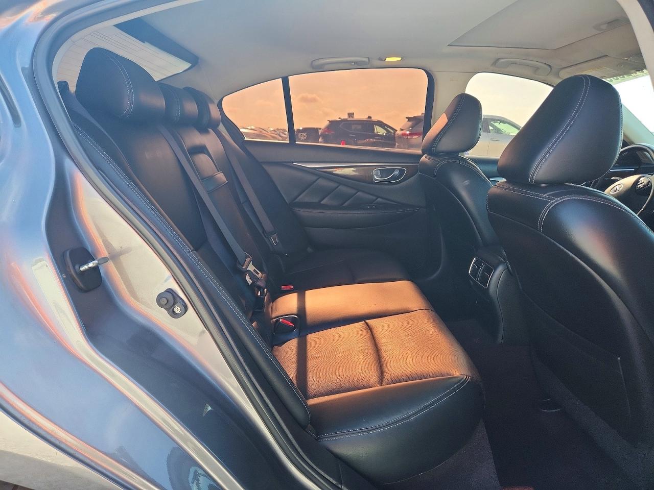 2014 Infiniti Q50 Base Gray vin: JN1BV7AP8EM670221