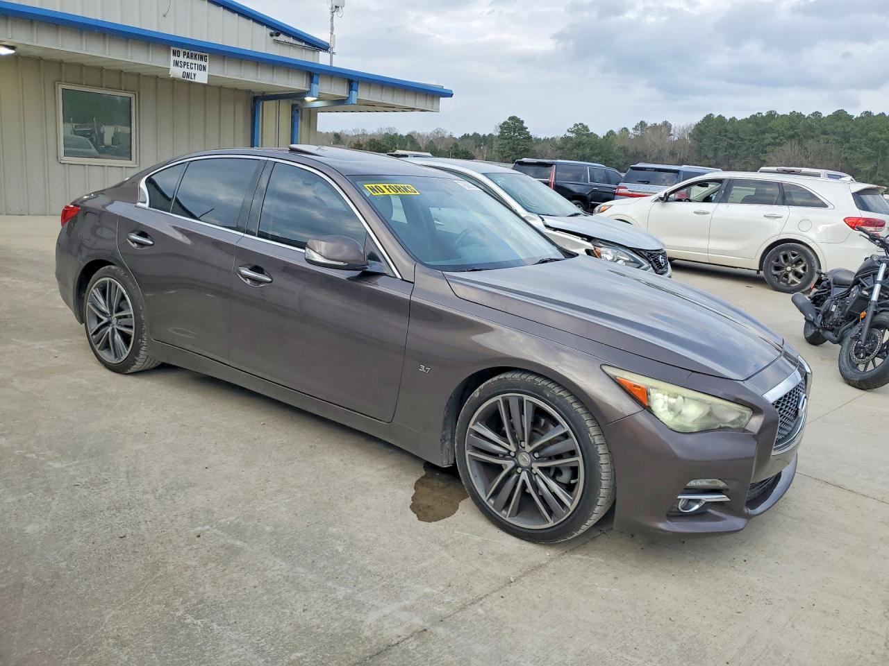 2014 Infiniti Q50 Base Коричневый vin: JN1BV7AP8EM672003