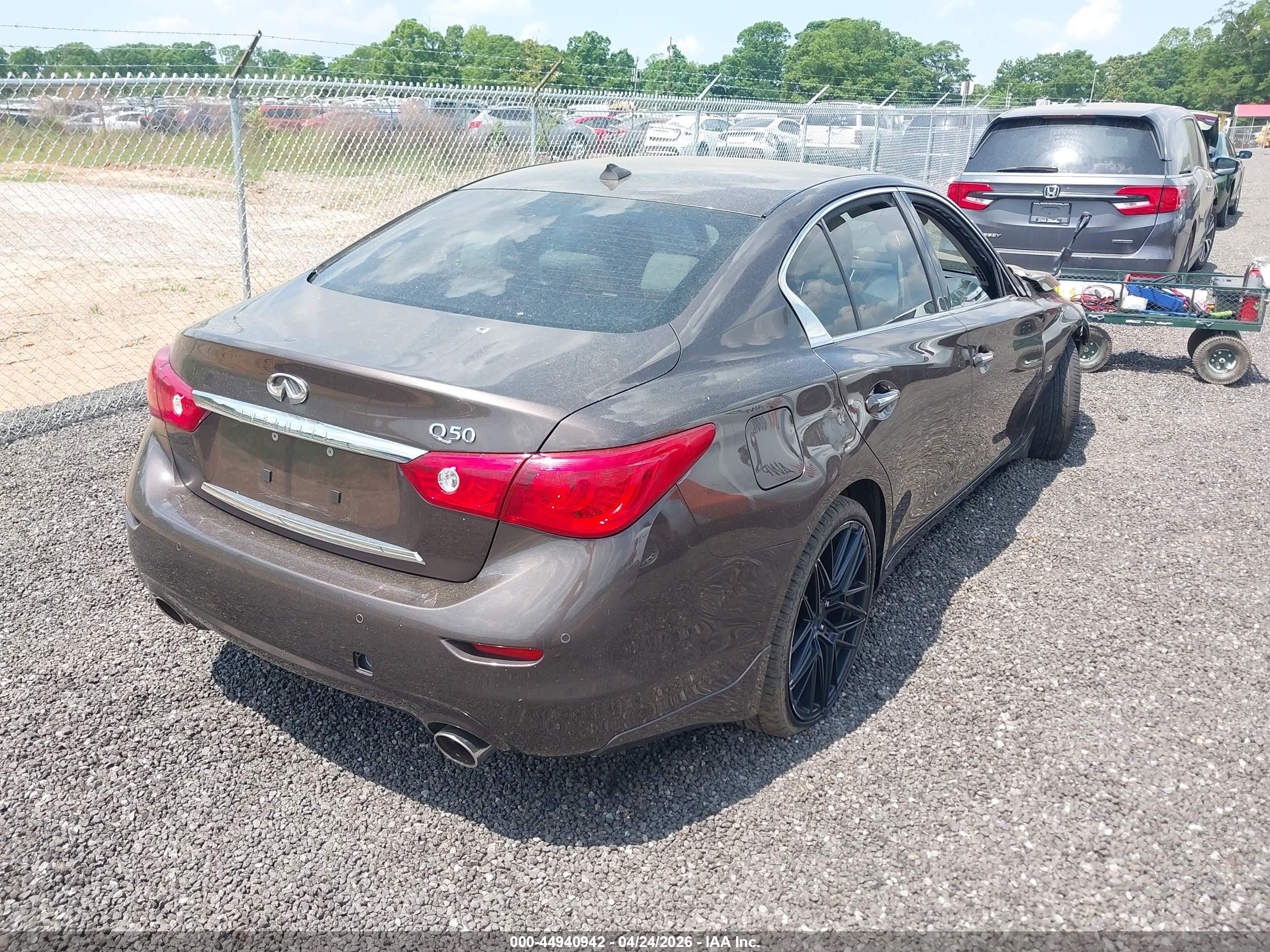 2014 Infiniti Q50 Premium Коричневый vin: JN1BV7AP8EM672826