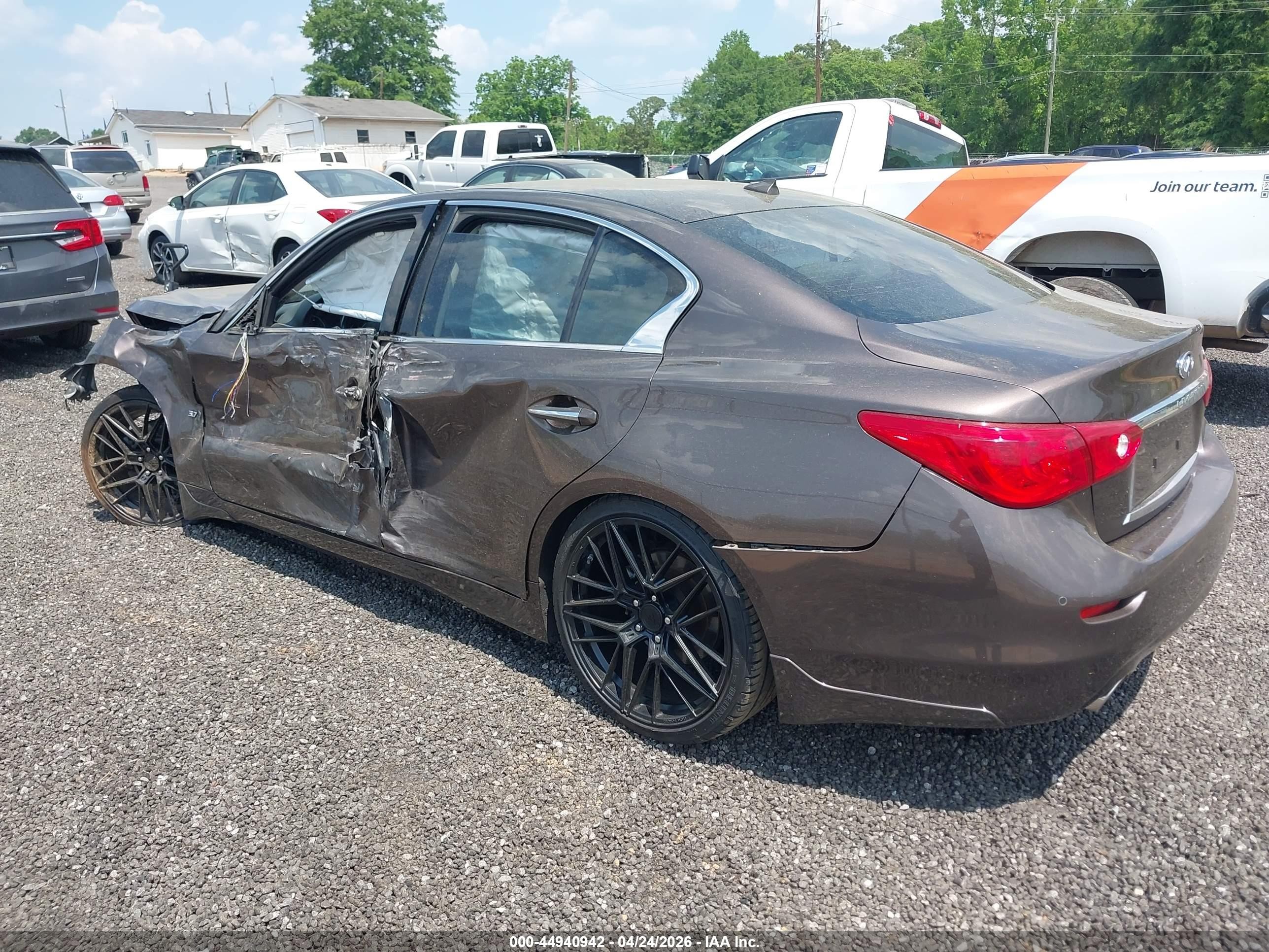 2014 Infiniti Q50 Premium Коричневый vin: JN1BV7AP8EM672826