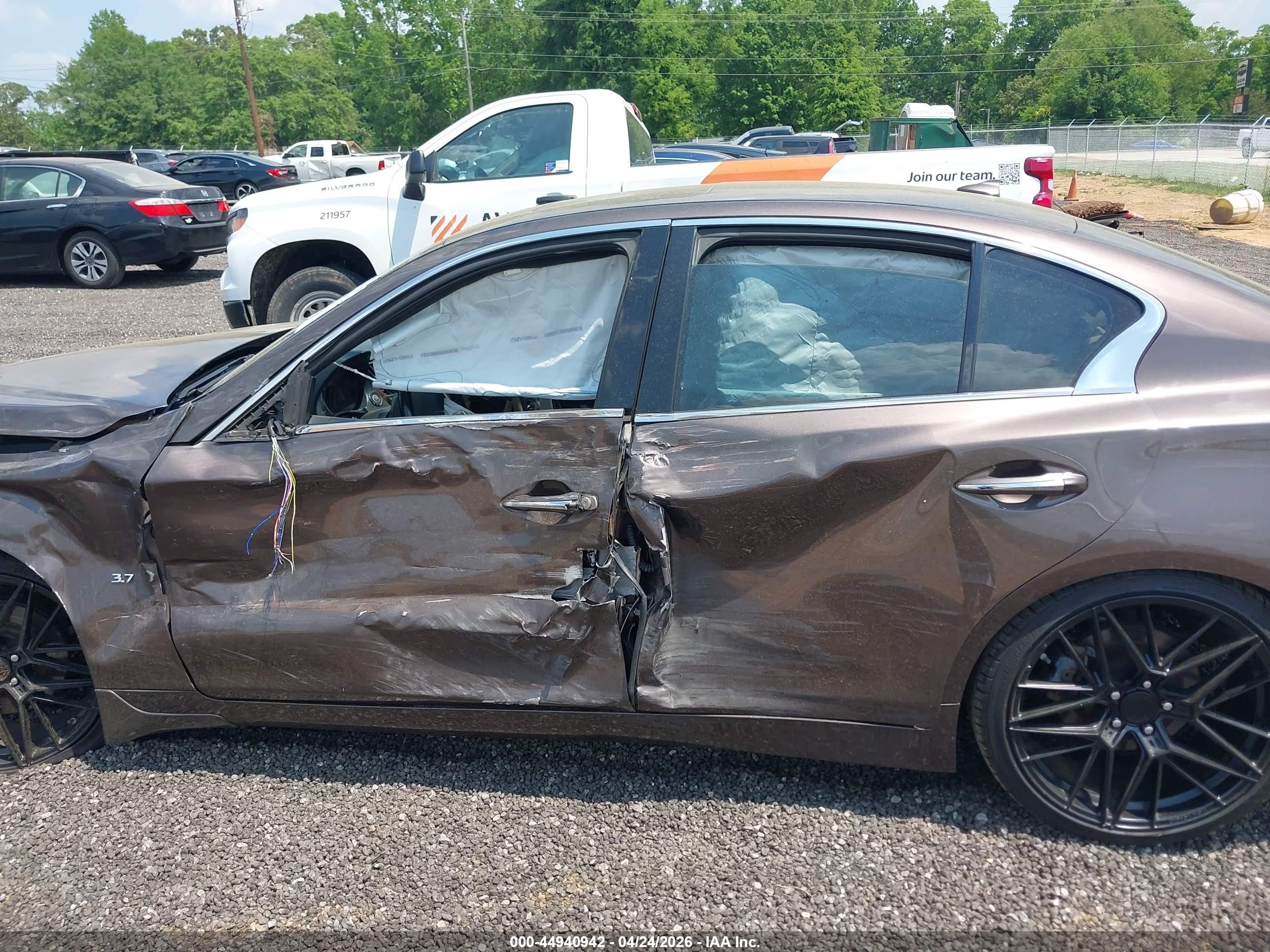2014 Infiniti Q50 Premium Коричневый vin: JN1BV7AP8EM672826