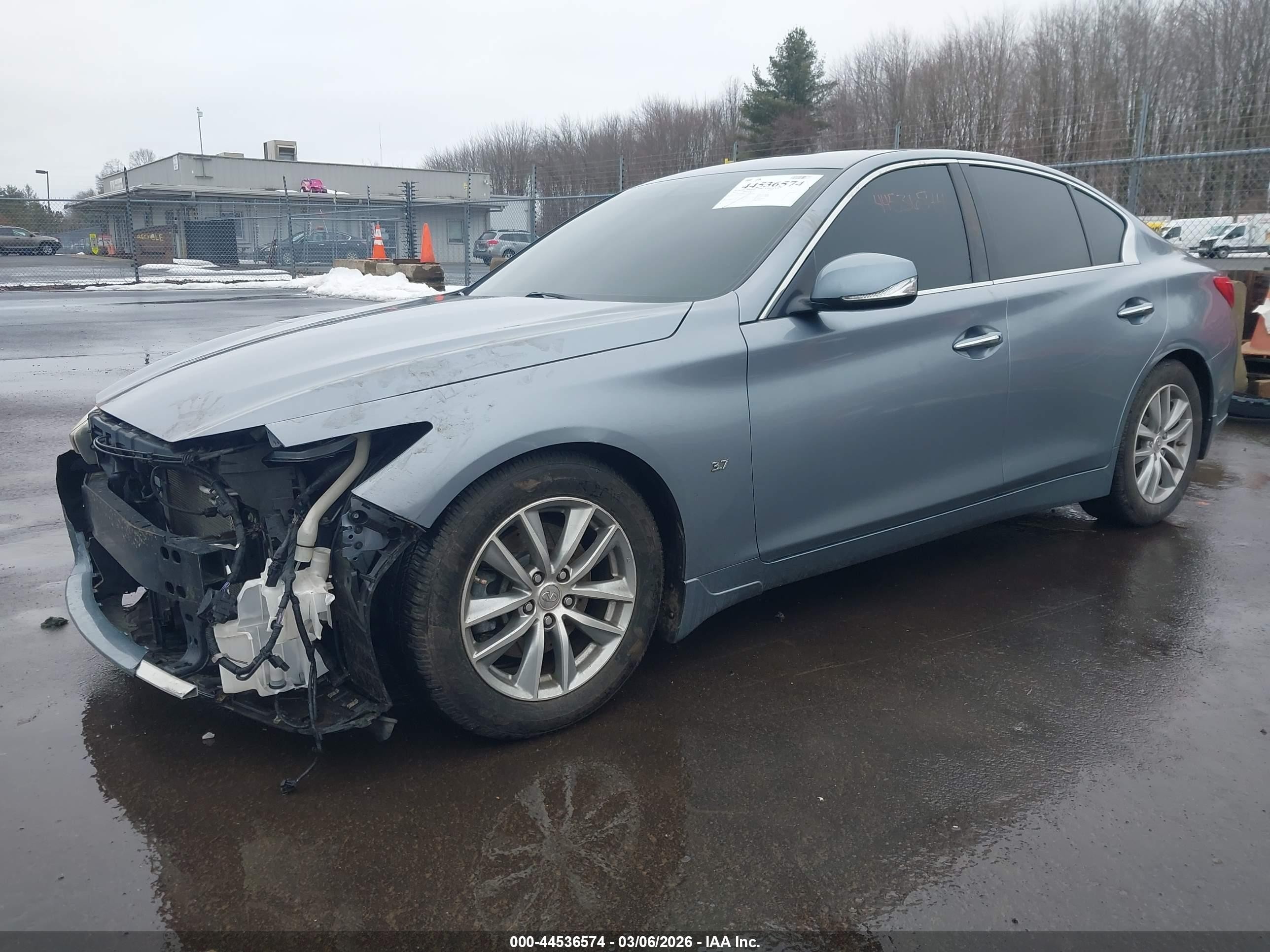 2014 Infiniti Q50 Premium Blue vin: JN1BV7AP8EM674558