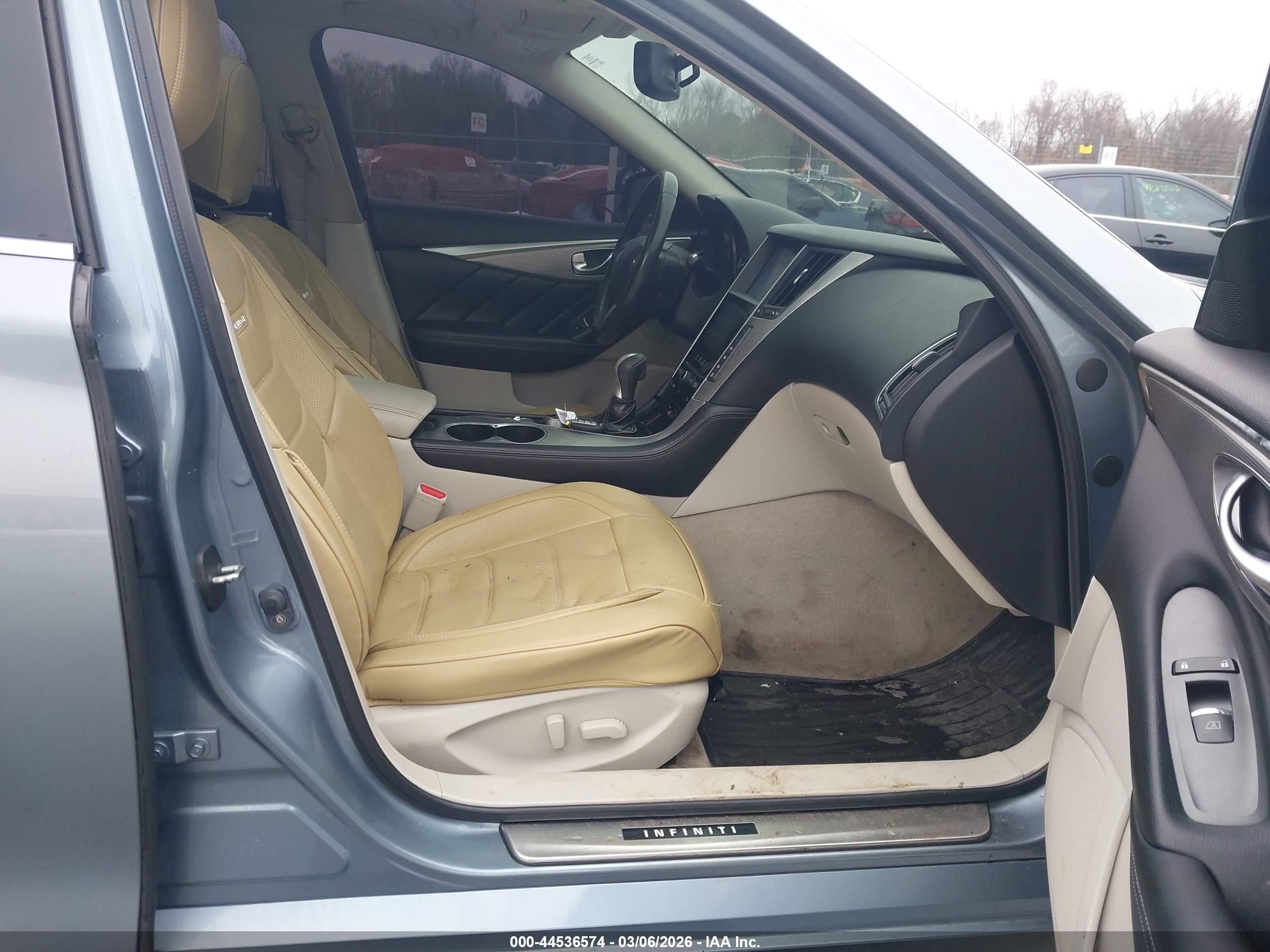 2014 Infiniti Q50 Premium Blue vin: JN1BV7AP8EM674558
