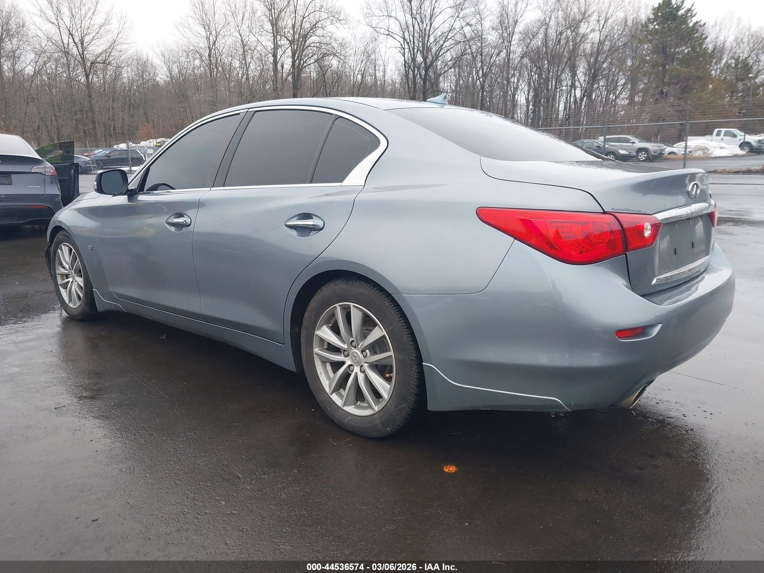 2014 Infiniti Q50 Premium Blue vin: JN1BV7AP8EM674558