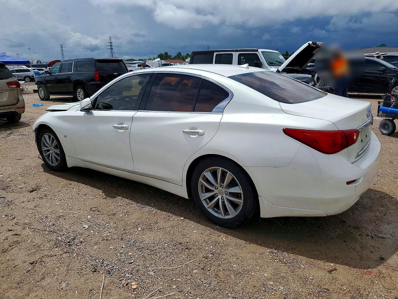 2014 Infiniti Q50 Premium White vin: JN1BV7AP8EM677220