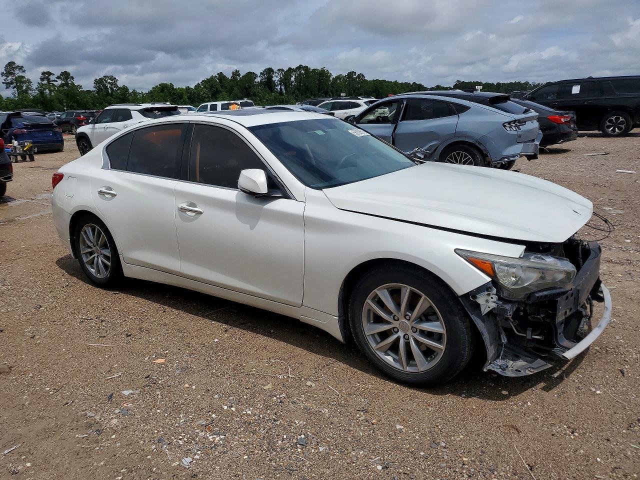 2014 Infiniti Q50 Premium White vin: JN1BV7AP8EM677220