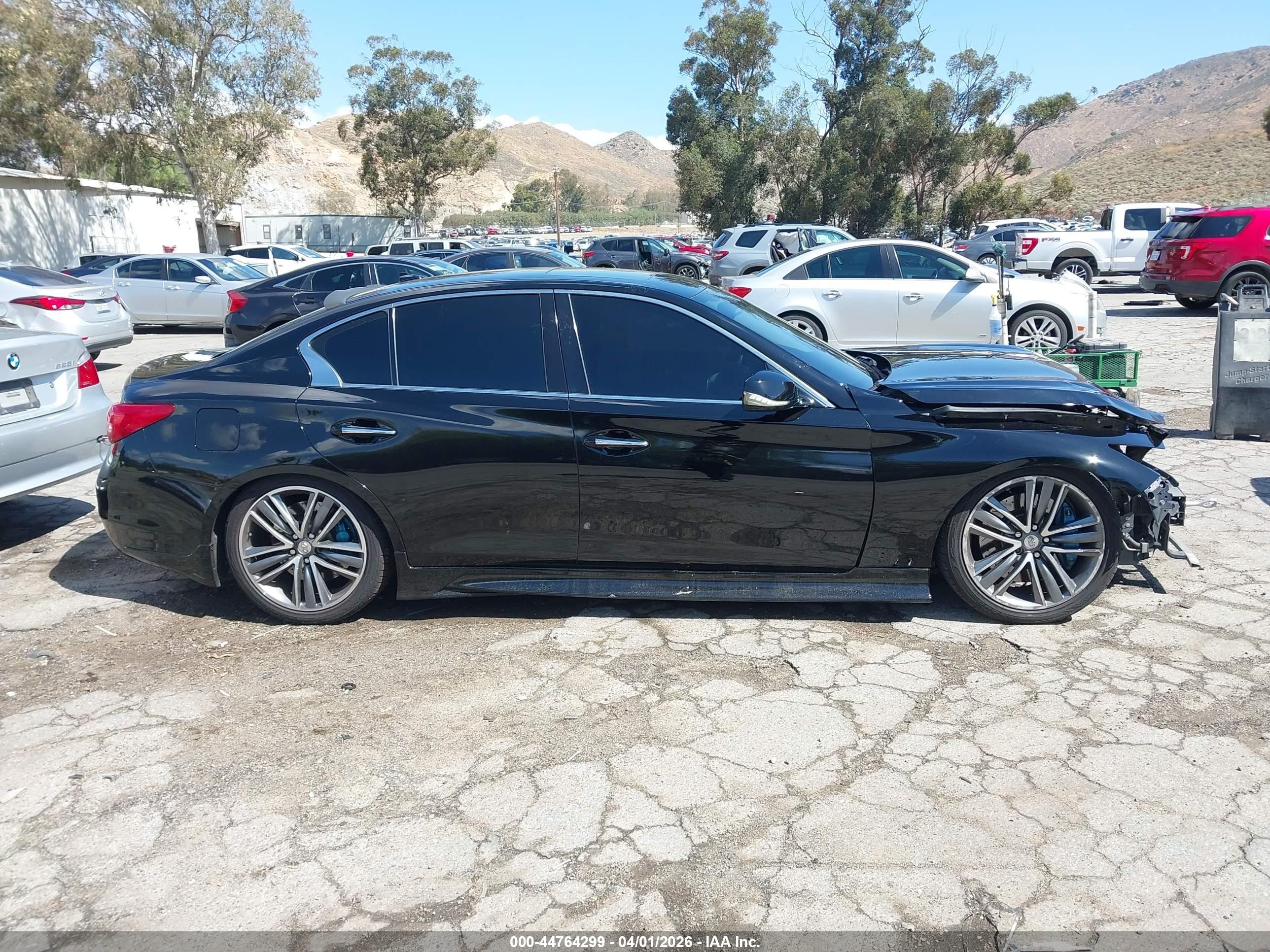 2014 Infiniti Q50 Premium Black vin: JN1BV7AP8EM677279