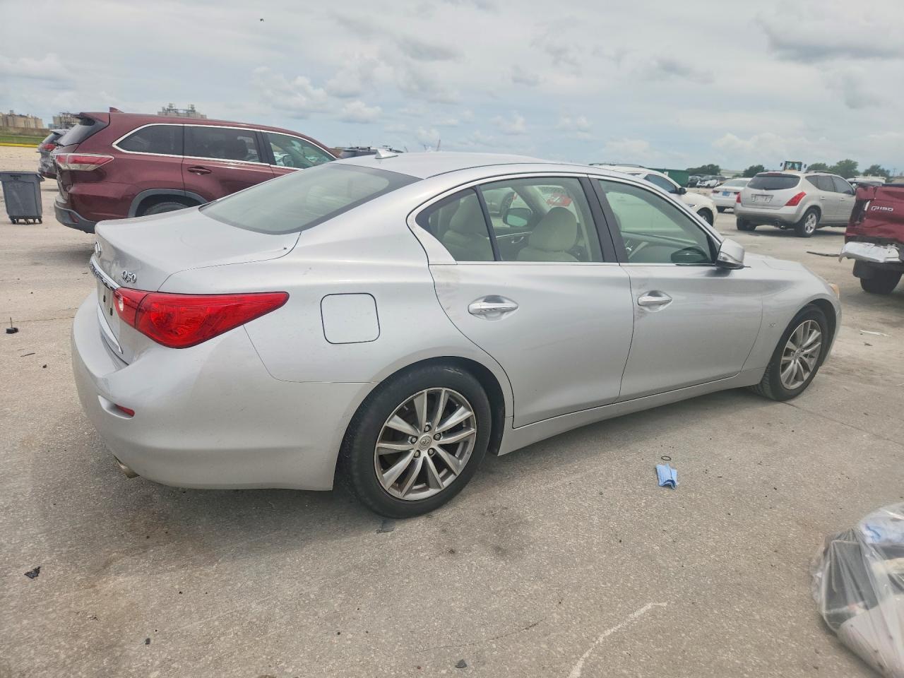 2014 Infiniti Q50 Premium Silver vin: JN1BV7AP8EM680179