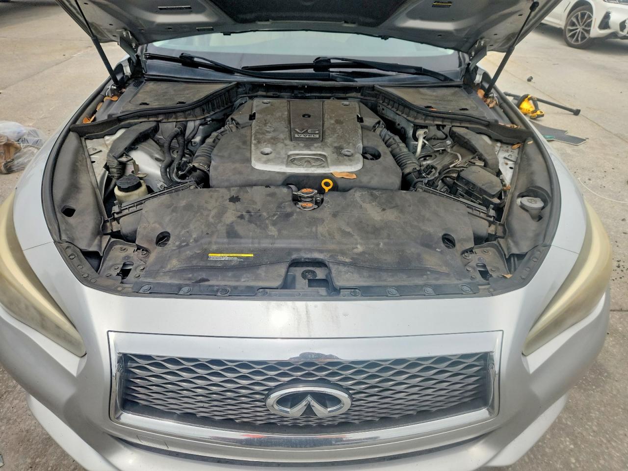 2014 Infiniti Q50 Premium Silver vin: JN1BV7AP8EM680179
