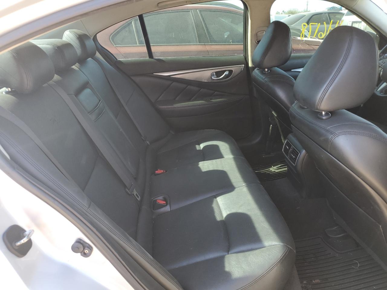 2014 Infiniti Q50 Base Silver vin: JN1BV7AP8EM681879