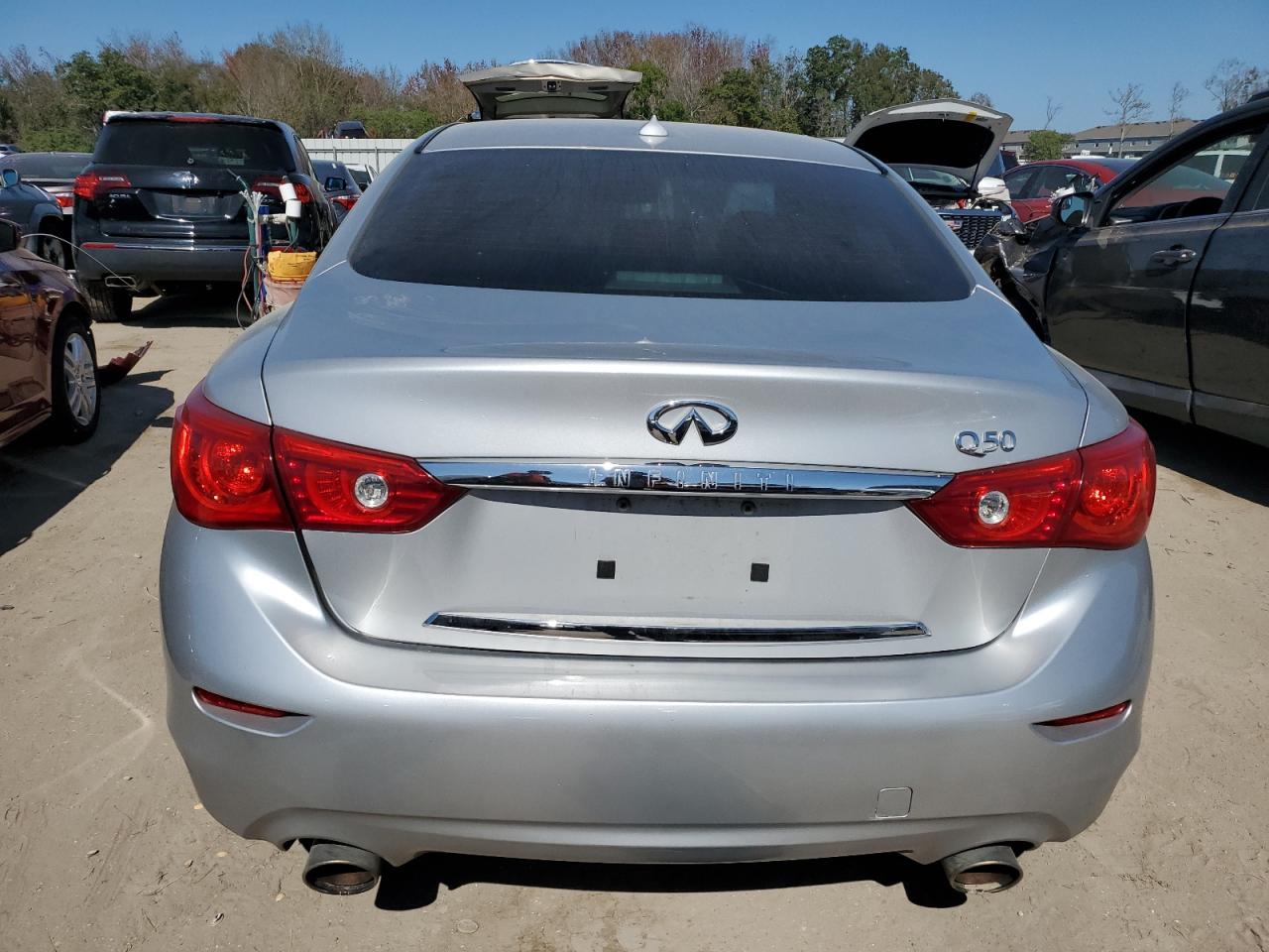 2014 Infiniti Q50 Base Silver vin: JN1BV7AP8EM681879