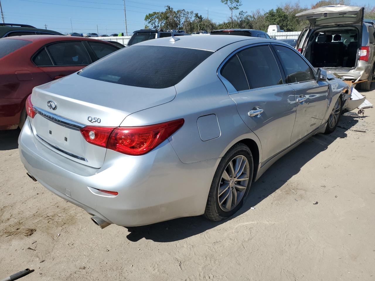 2014 Infiniti Q50 Base Silver vin: JN1BV7AP8EM681879