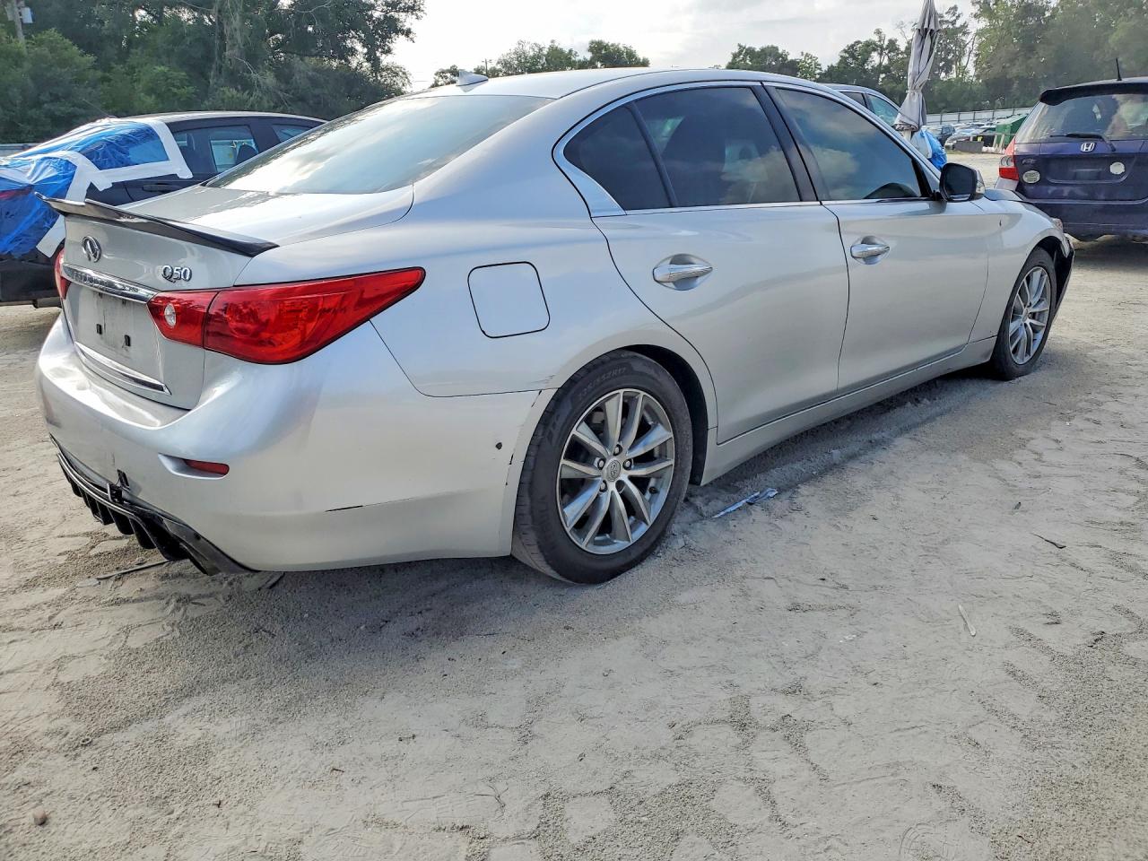 2014 Infiniti Q50 Premium Silver vin: JN1BV7AP8EM681879