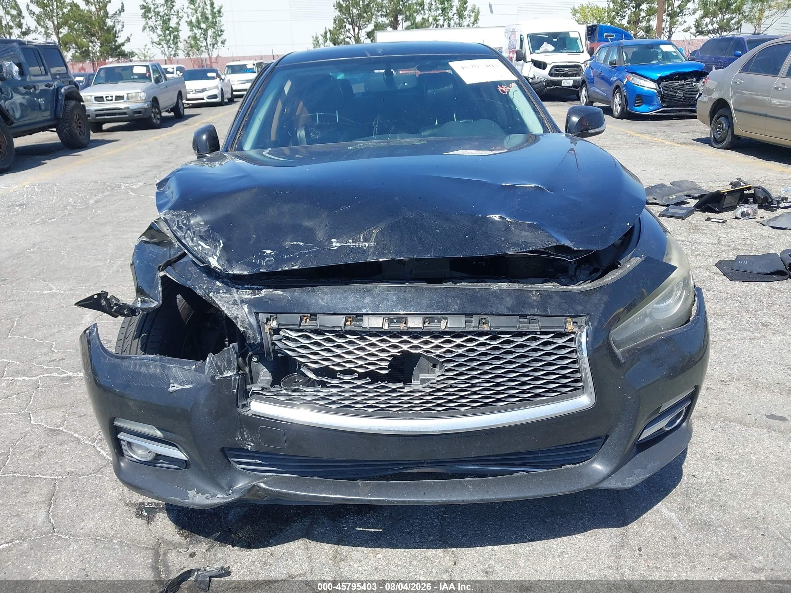 2014 Infiniti Q50 Premium Black vin: JN1BV7AP8EM690517