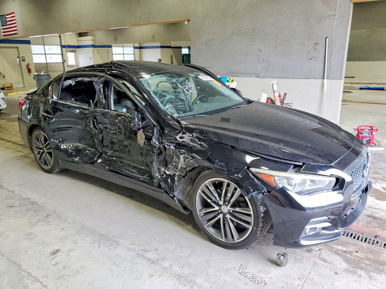 2014 Infiniti Q50 Premium Black vin: JN1BV7AP8EM692767