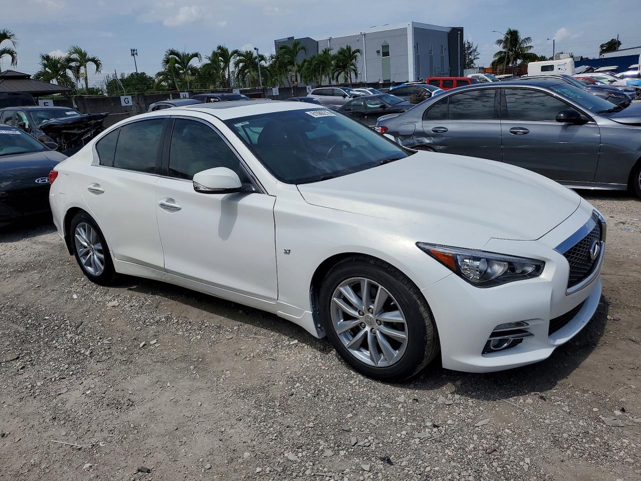 2015 Infiniti Q50 Premium White vin: JN1BV7AP8FM330553
