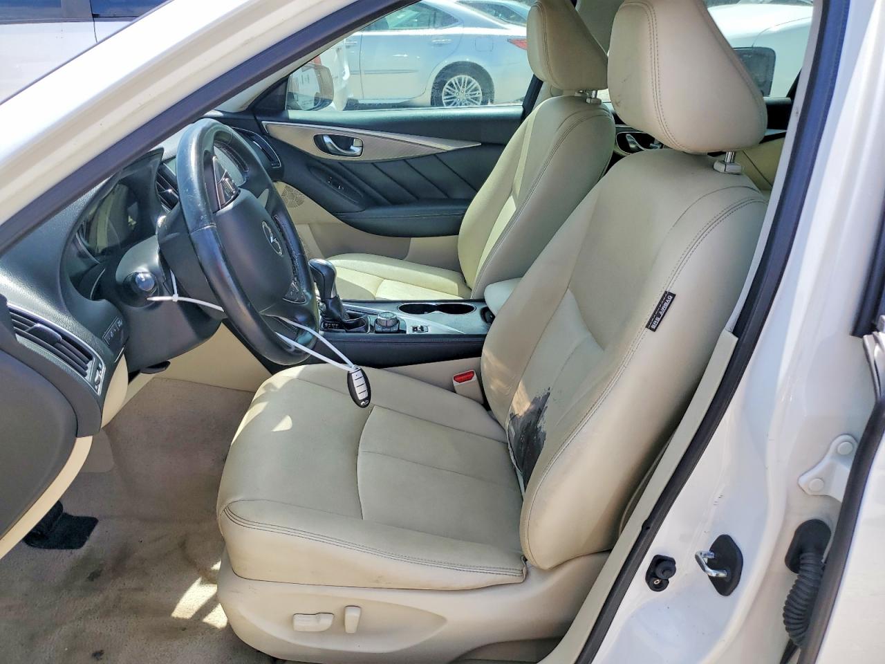 2015 Infiniti Q50 Premium White vin: JN1BV7AP8FM330553