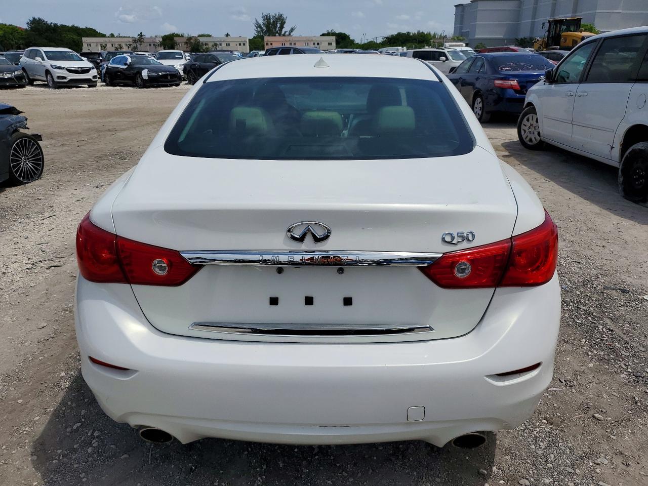 2015 Infiniti Q50 Premium White vin: JN1BV7AP8FM330553