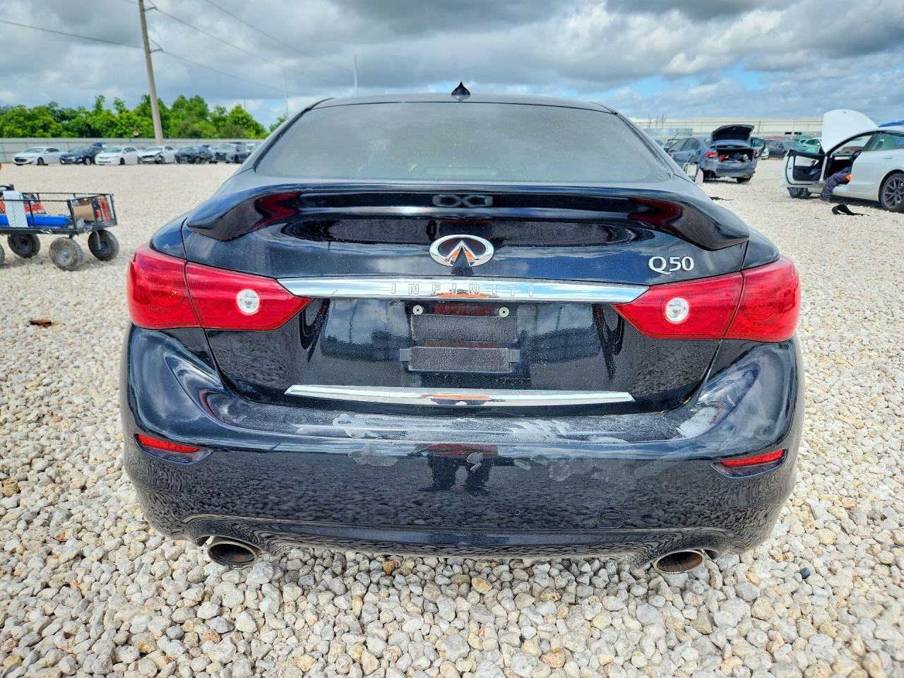 2015 Infiniti Q50 Premium Black vin: JN1BV7AP8FM335235