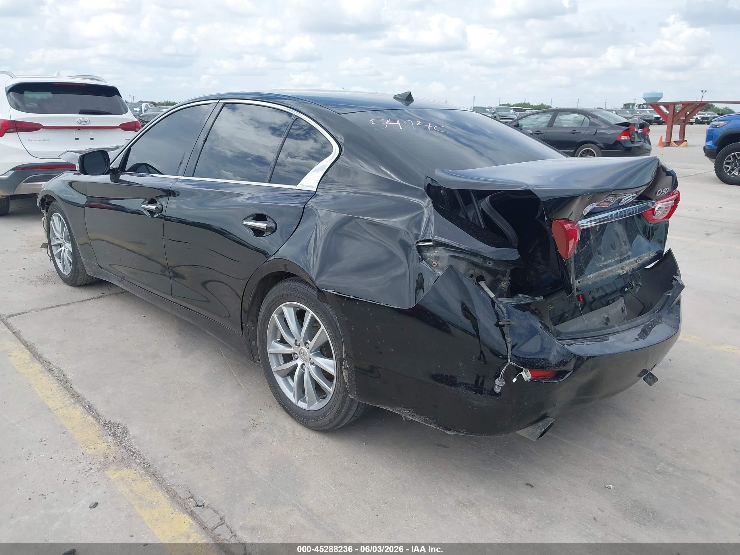 2015 Infiniti Q50 Premium Черный vin: JN1BV7AP8FM336742