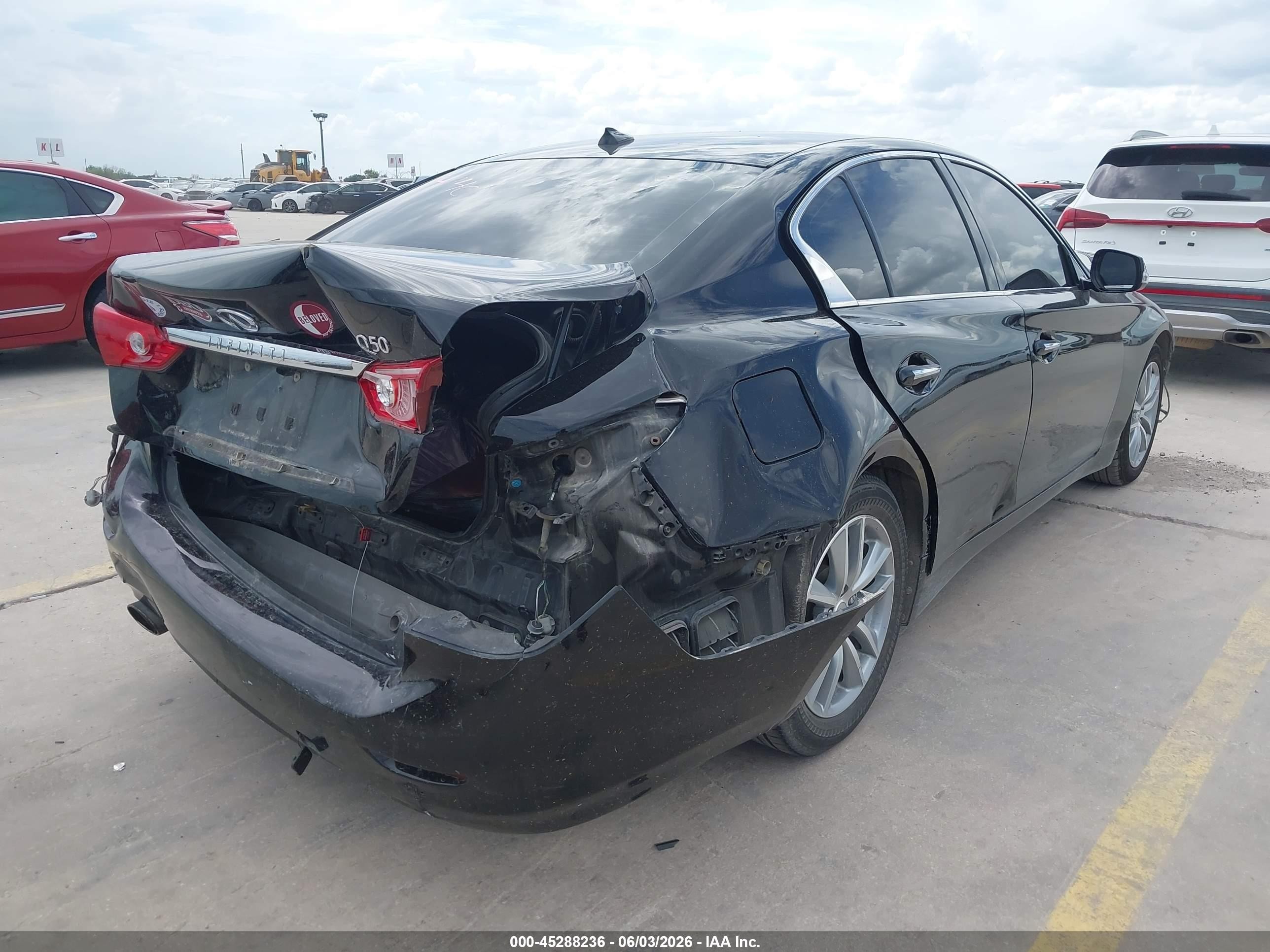 2015 Infiniti Q50 Premium Черный vin: JN1BV7AP8FM336742