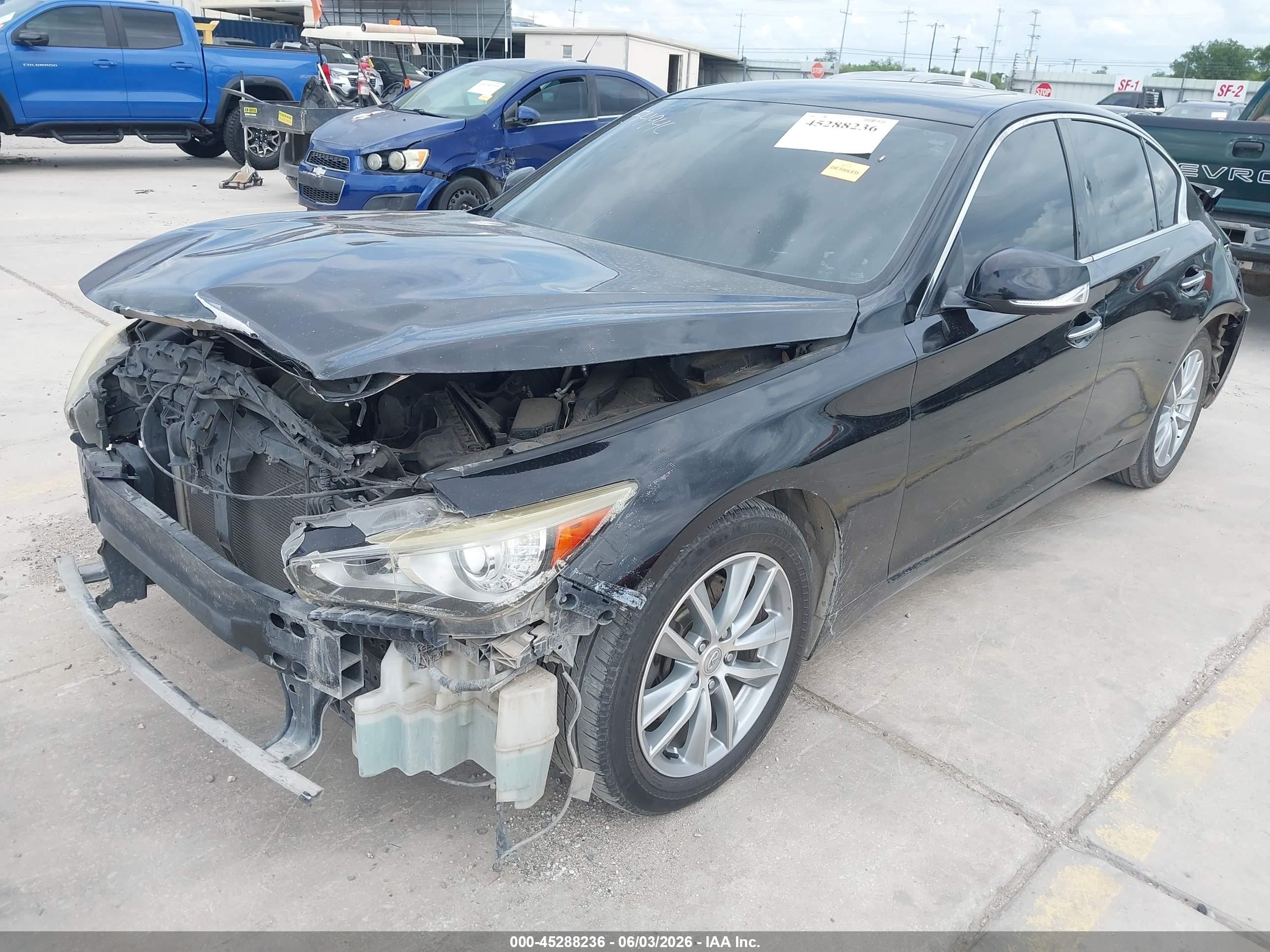 2015 Infiniti Q50 Premium Черный vin: JN1BV7AP8FM336742