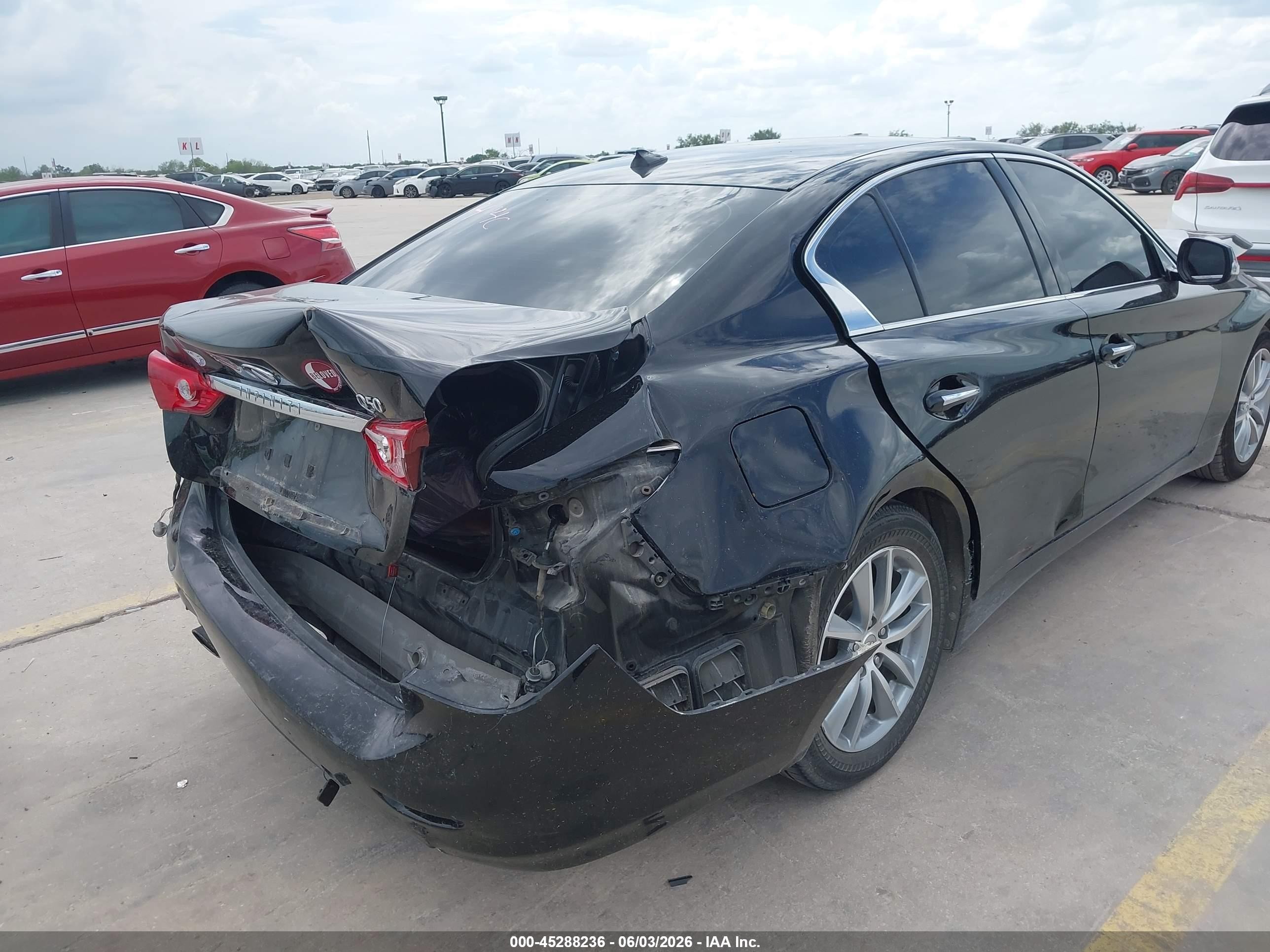 2015 Infiniti Q50 Premium Черный vin: JN1BV7AP8FM336742
