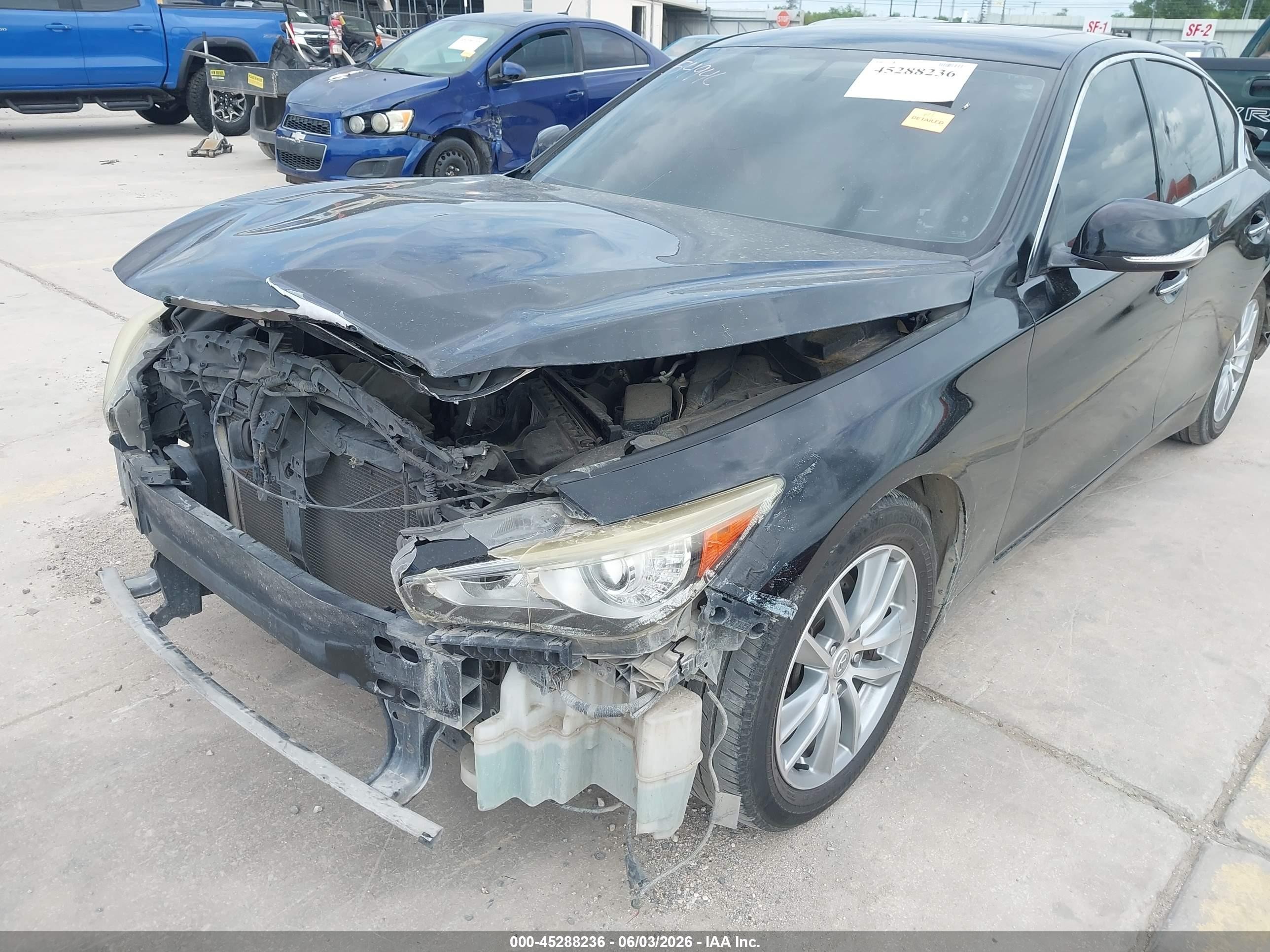 2015 Infiniti Q50 Premium Черный vin: JN1BV7AP8FM336742