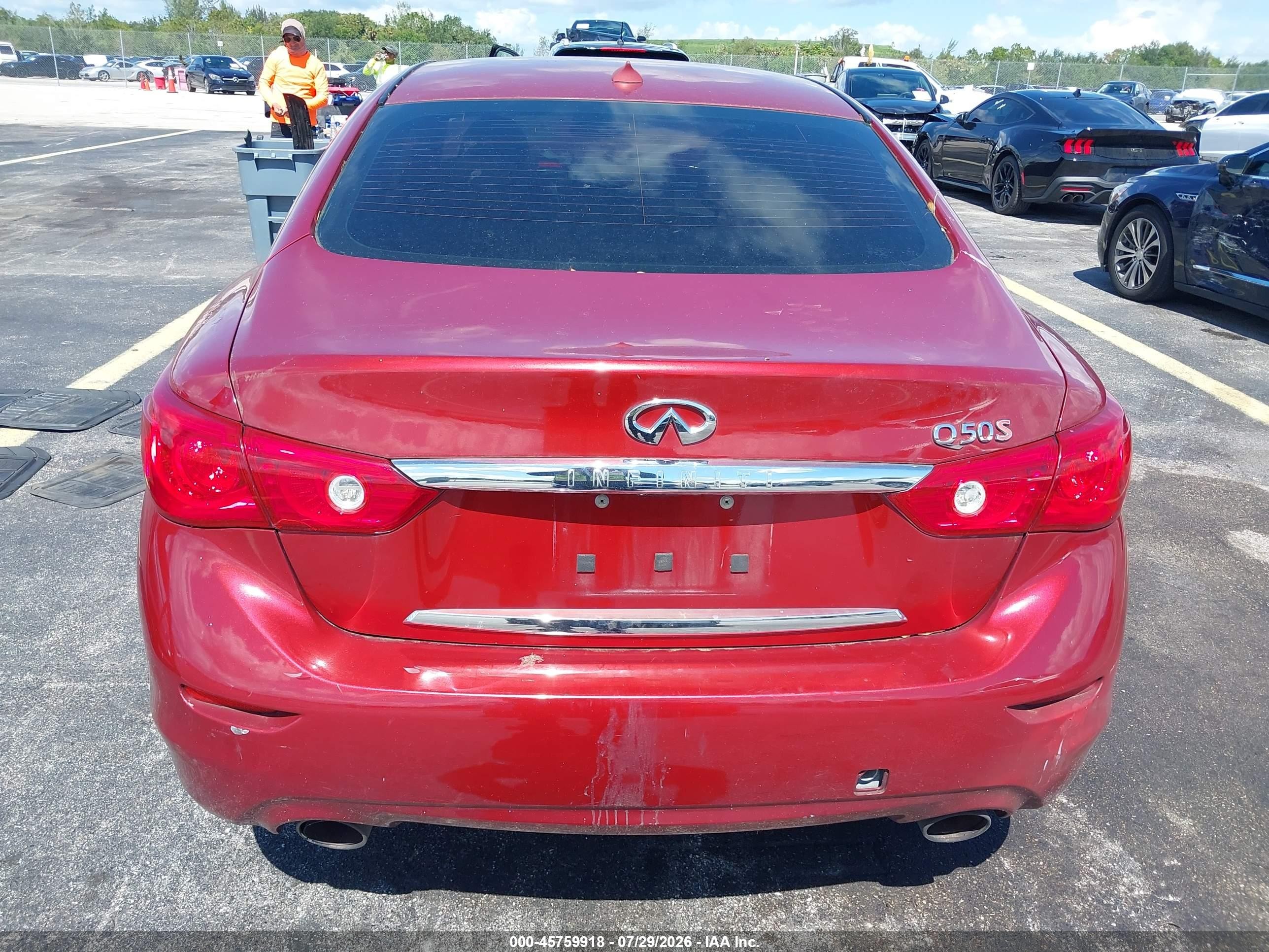2015 Infiniti Q50 Premium/sport Красный vin: JN1BV7AP8FM337552