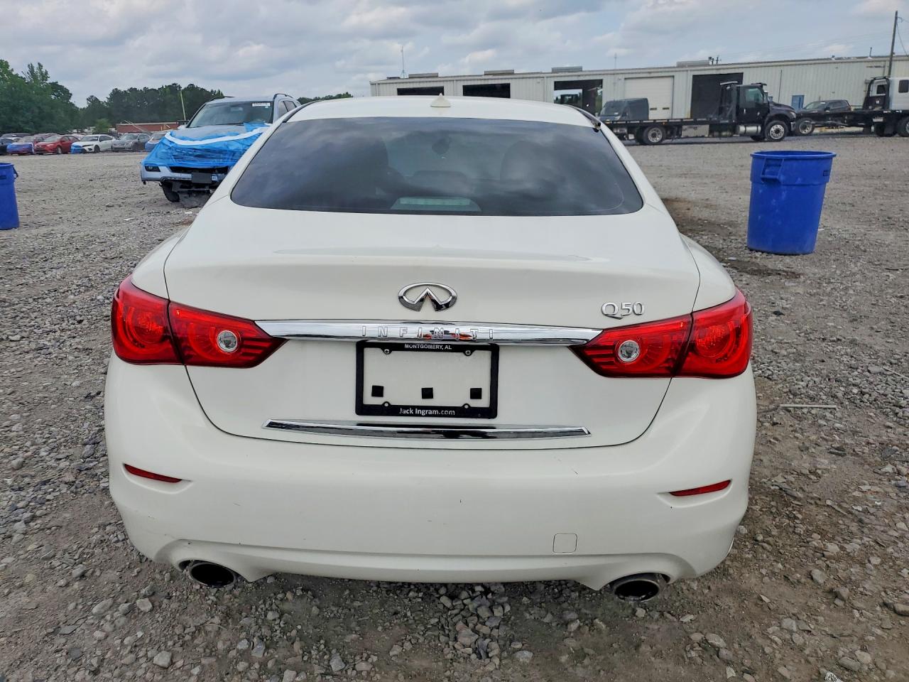 2015 Infiniti Q50 Premium White vin: JN1BV7AP8FM340824