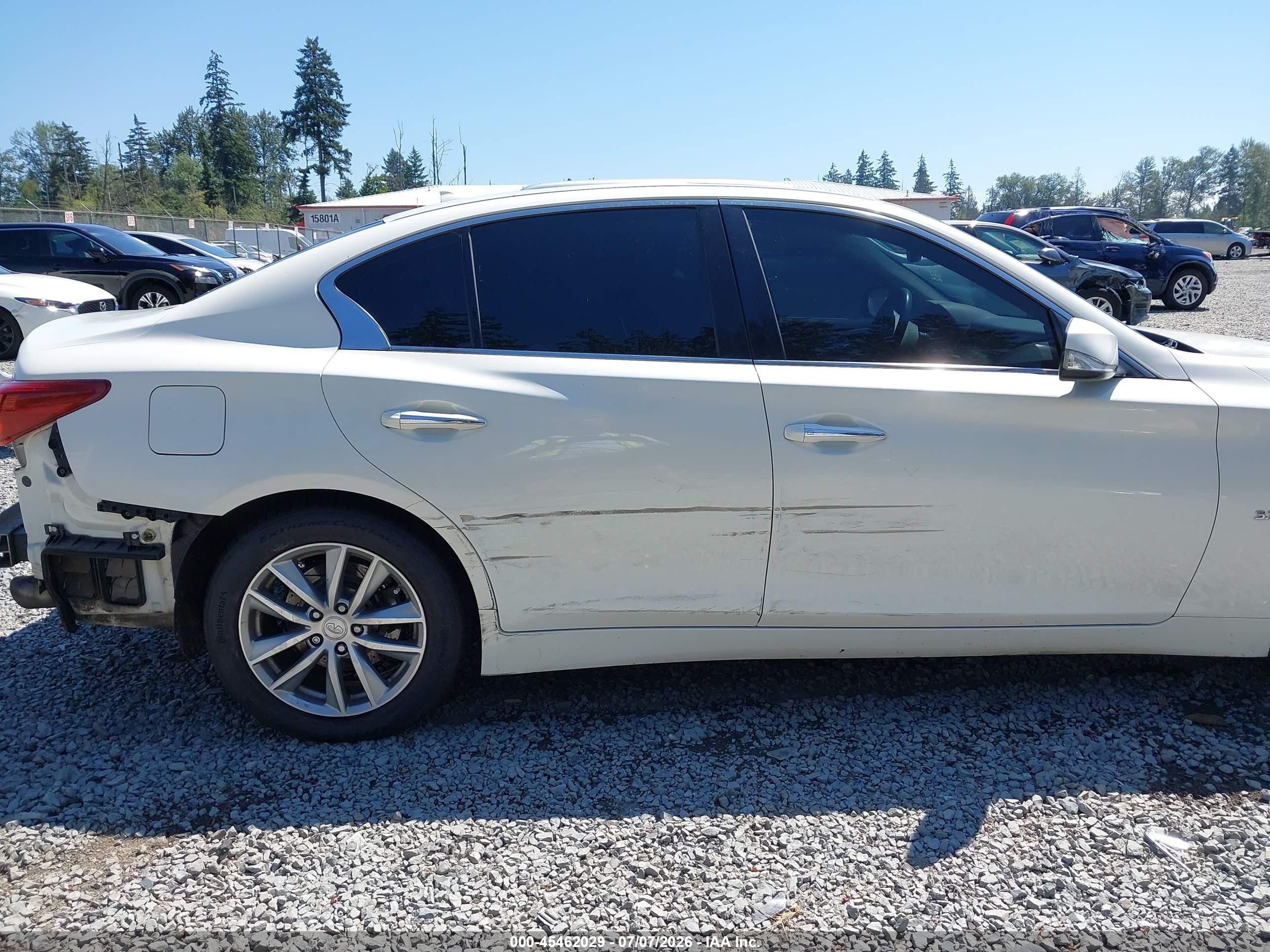 2015 Infiniti Q50 Premium White vin: JN1BV7AP8FM343173