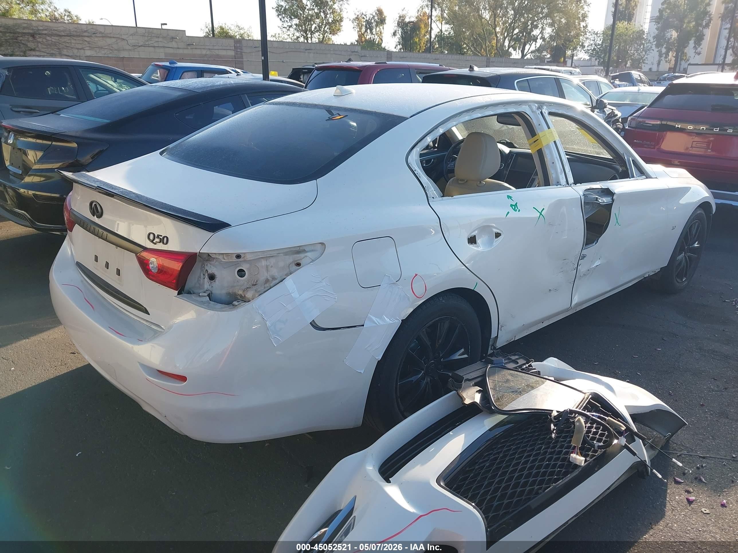 2015 Infiniti Q50 Premium White vin: JN1BV7AP8FM344713