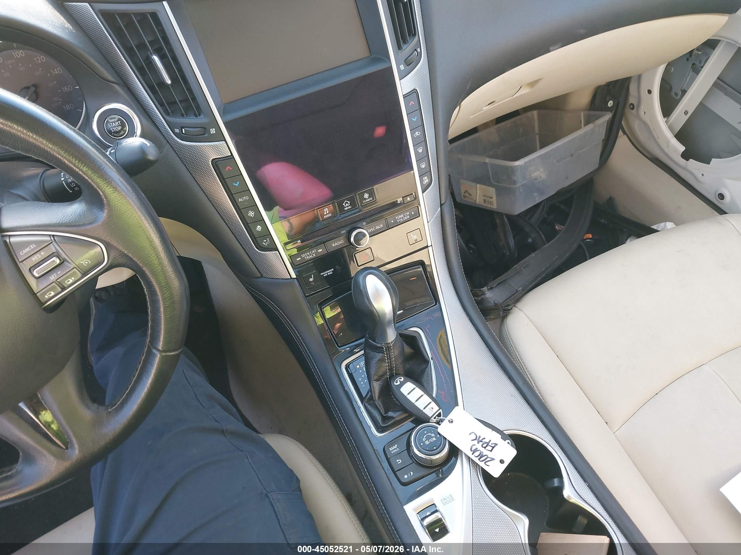 2015 Infiniti Q50 Premium White vin: JN1BV7AP8FM344713
