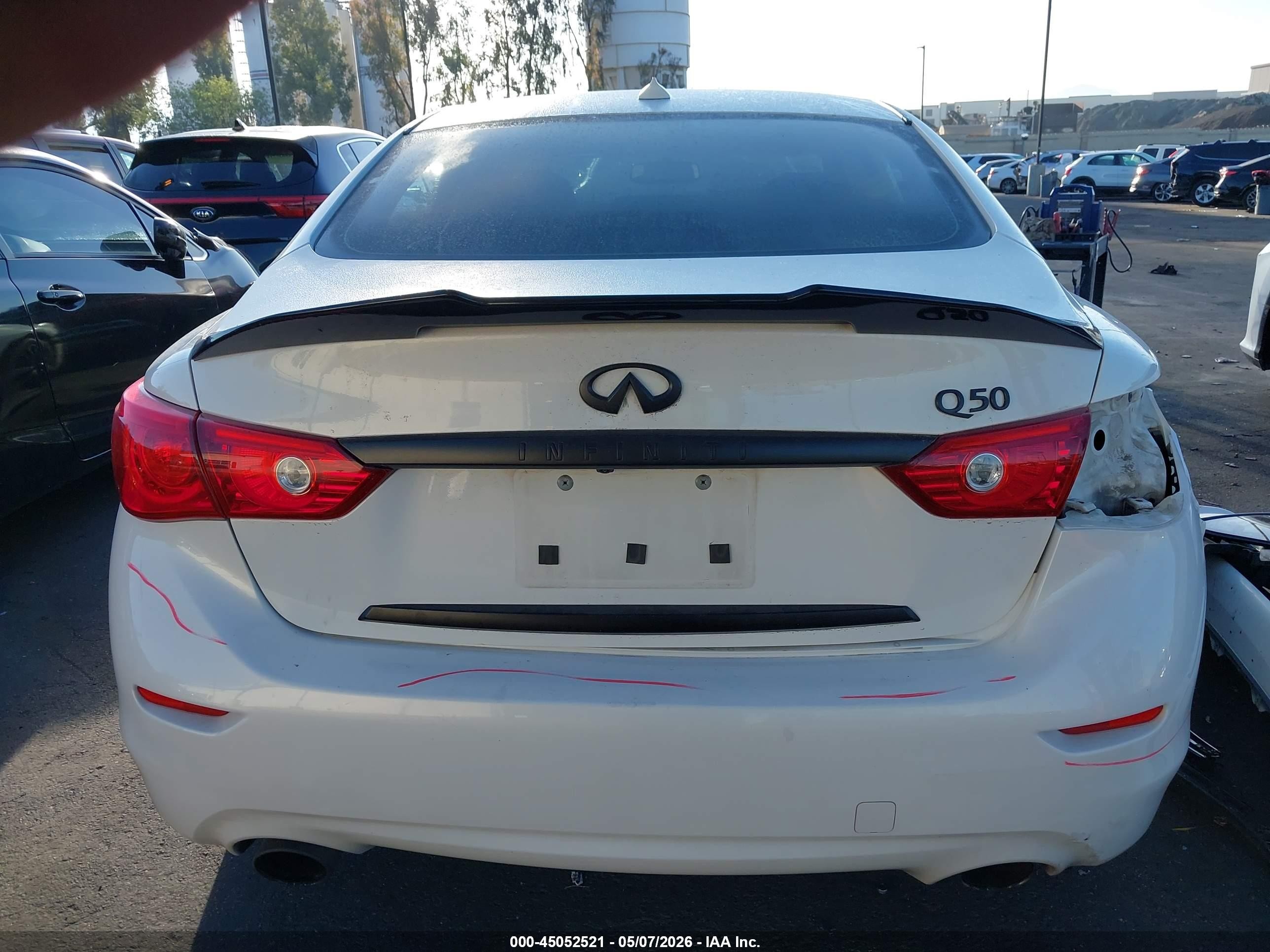 2015 Infiniti Q50 Premium White vin: JN1BV7AP8FM344713