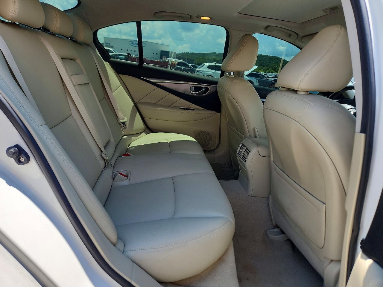 2015 Infiniti Q50 Premium White vin: JN1BV7AP8FM353802